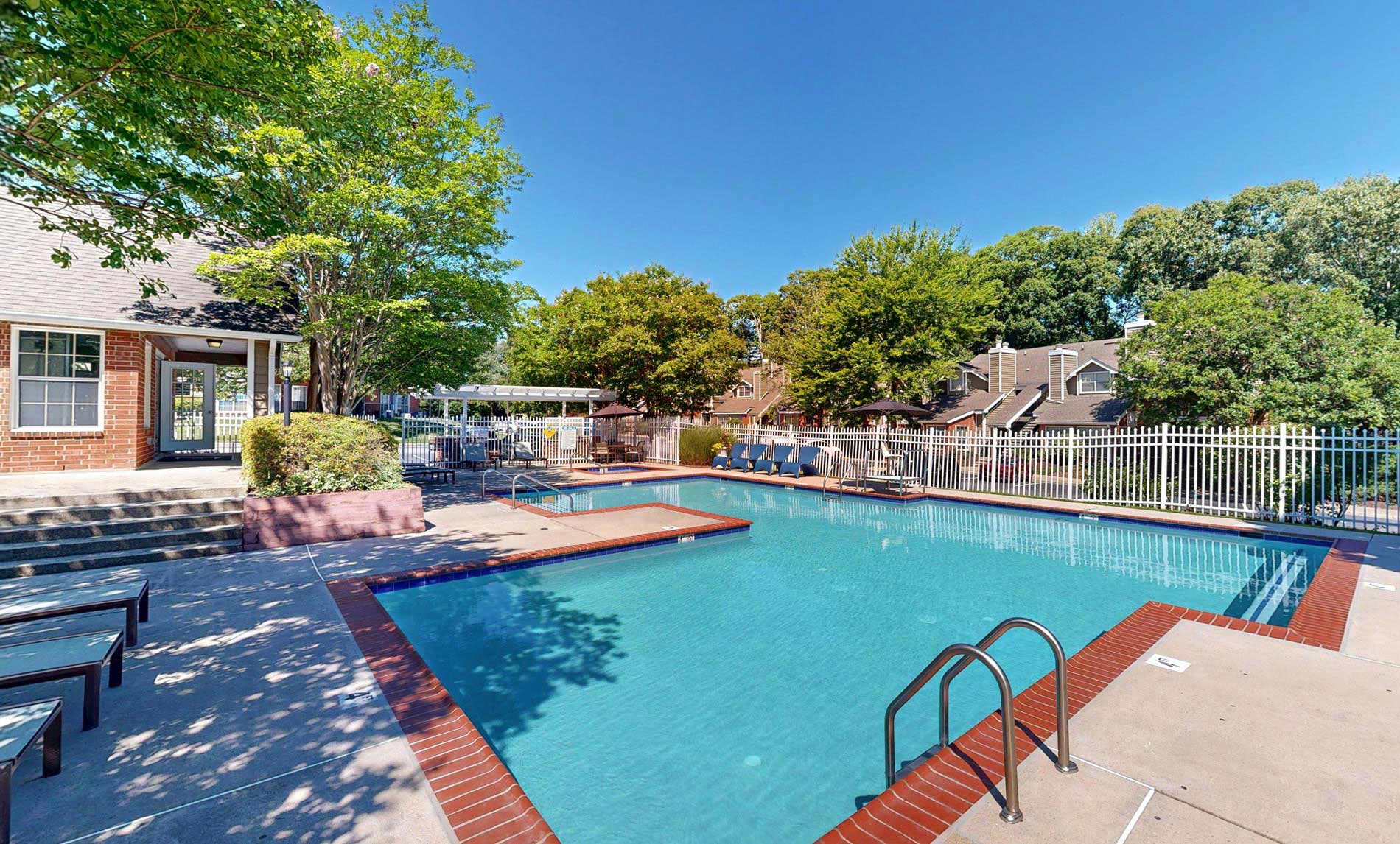 Dominion Lake Ridge pool