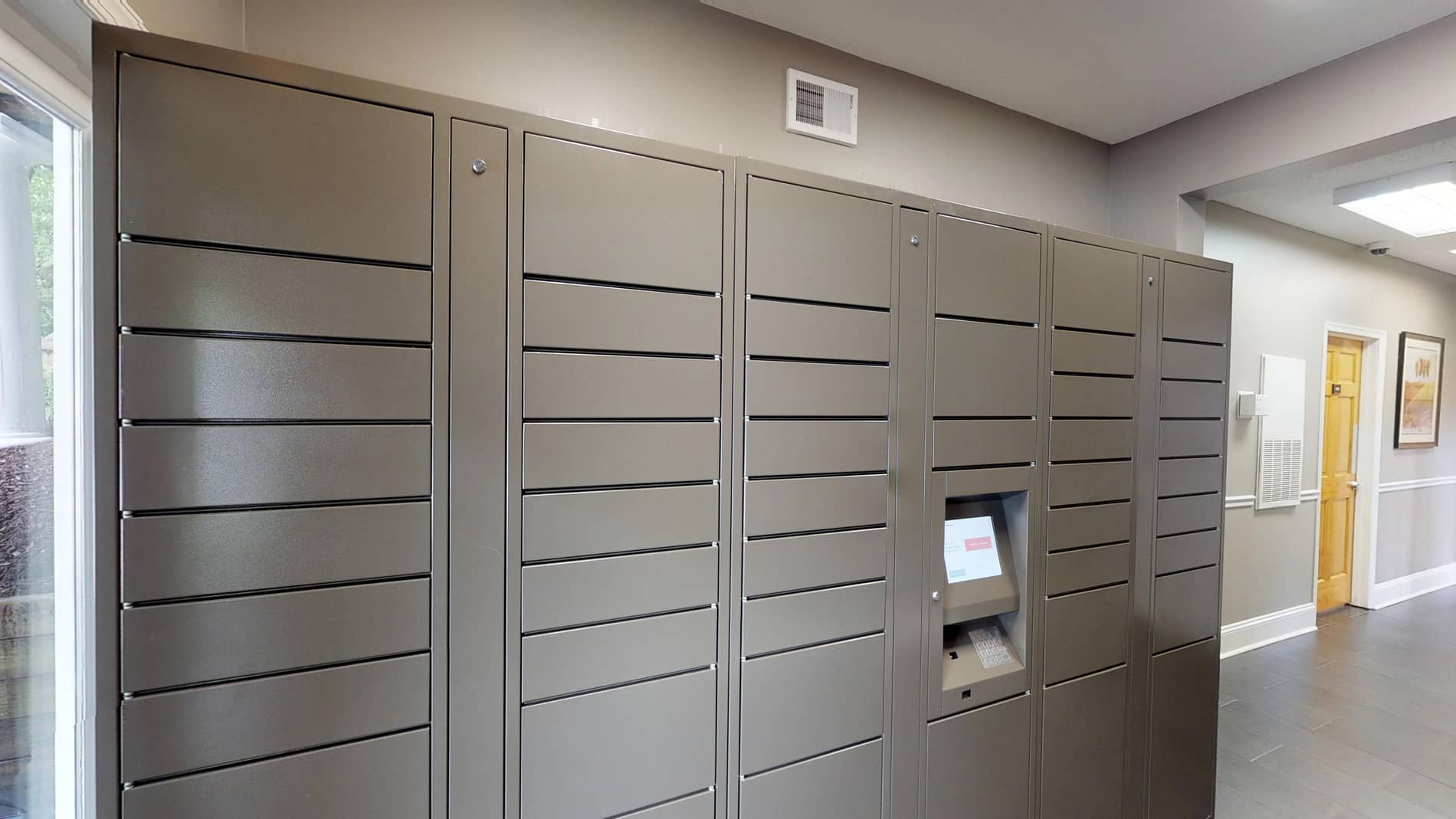 DominionMiddleRidge Package Lockers