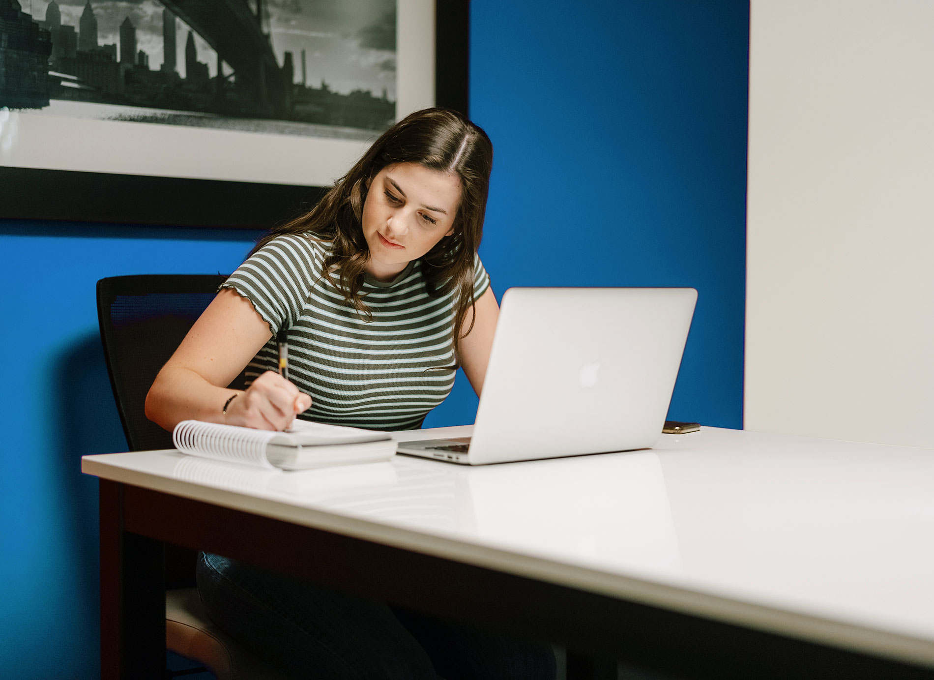 Domus woman works in conference room