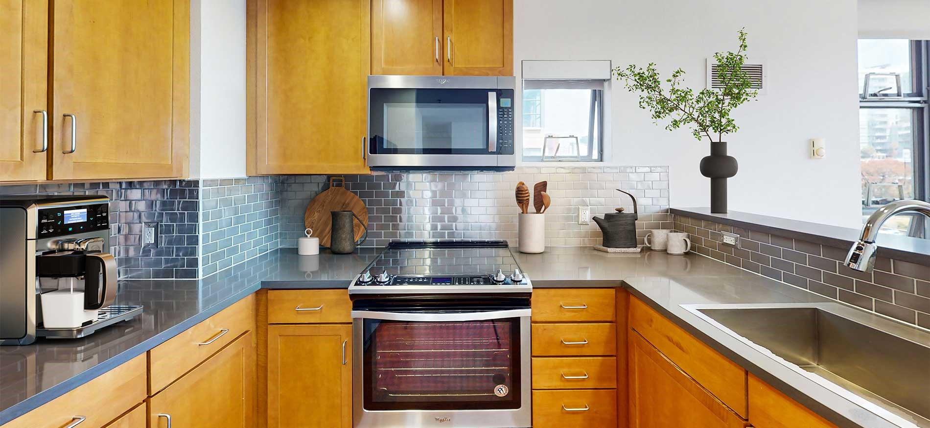 Edgewater apartment kitchen