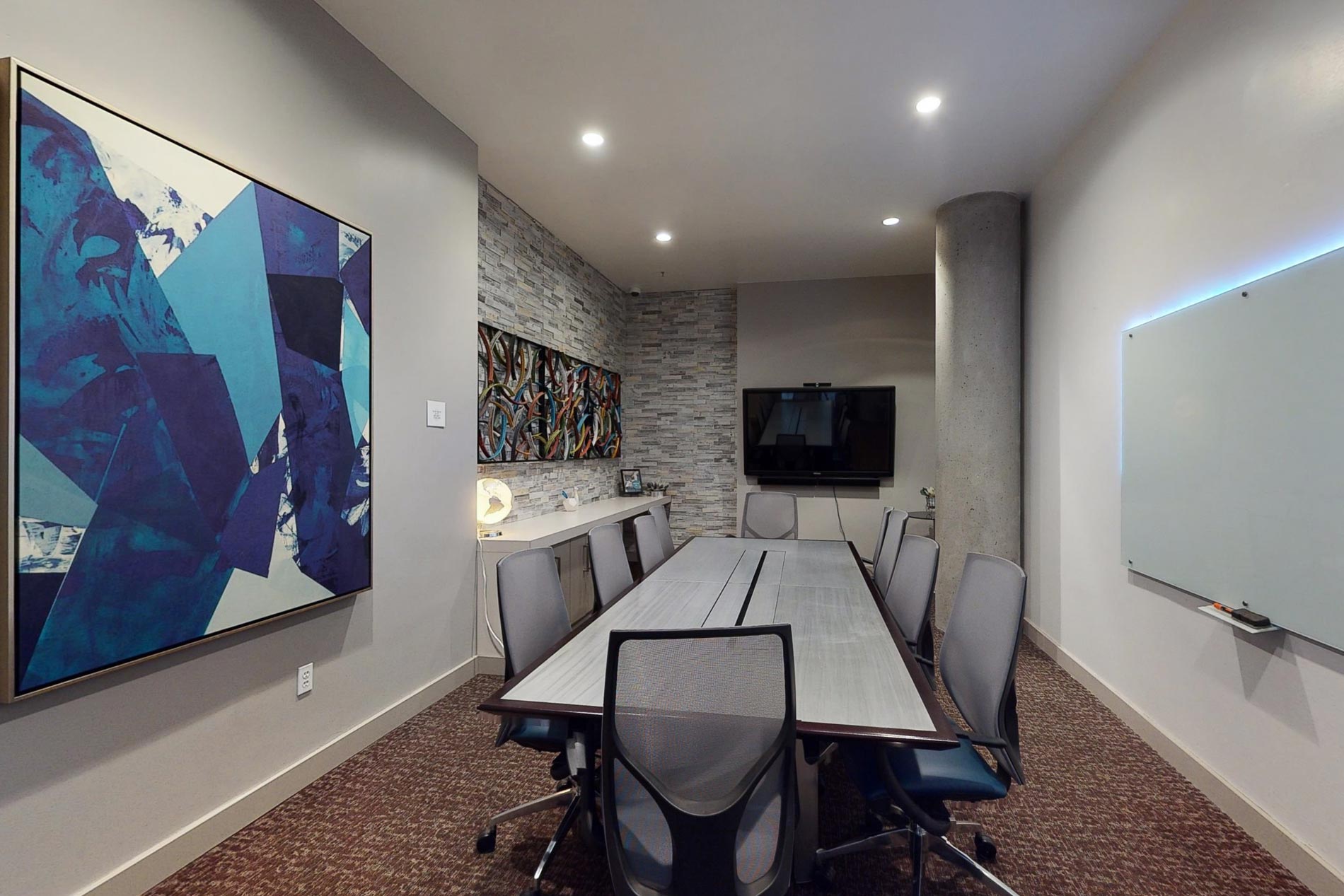 Community & Apartment Amenities at Edgewater | San Francisco CA