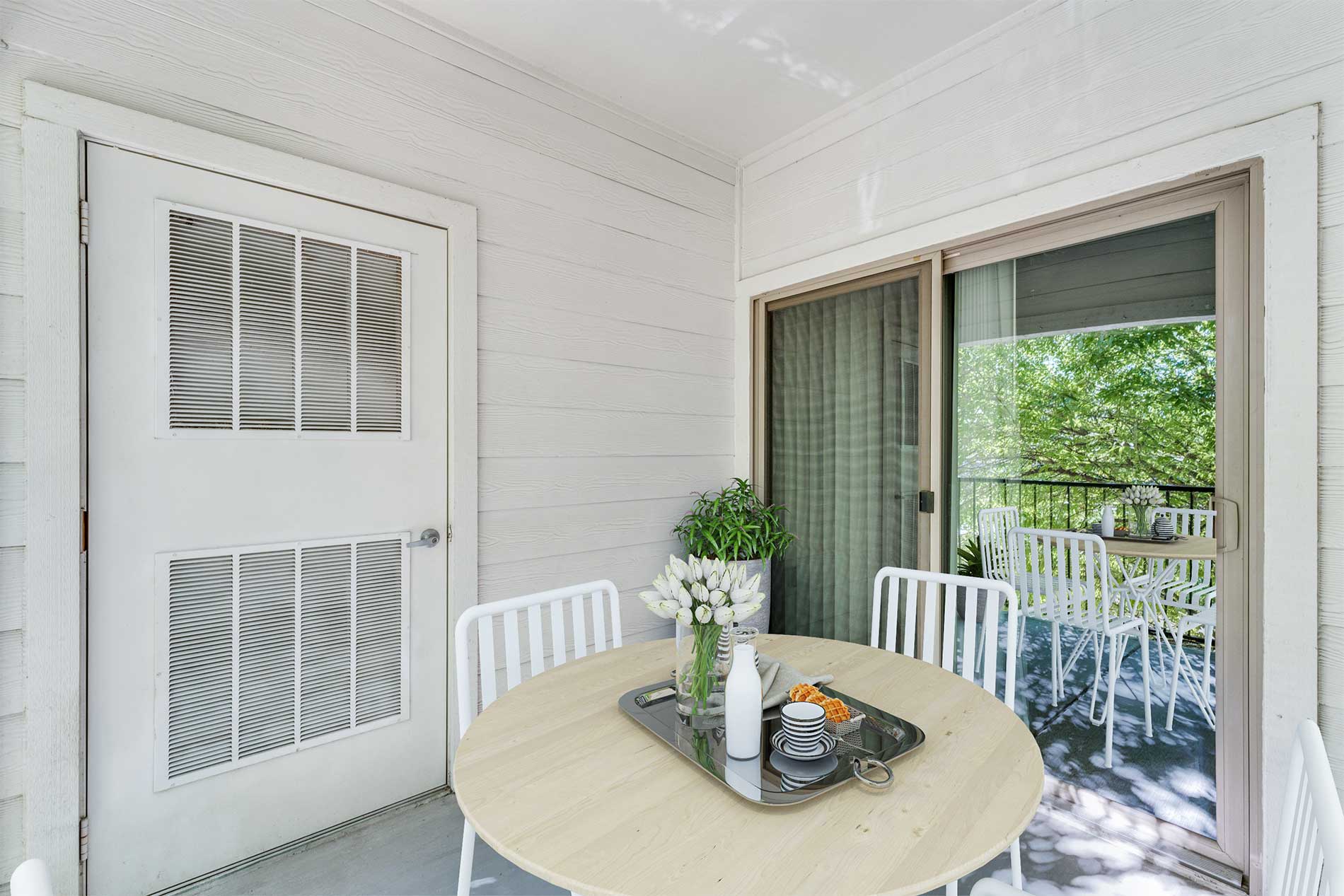 Estancia Villas apartment patio