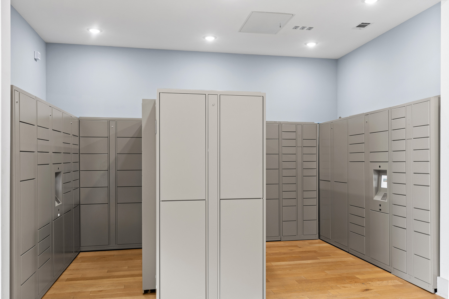 Estancia Villas package lockers