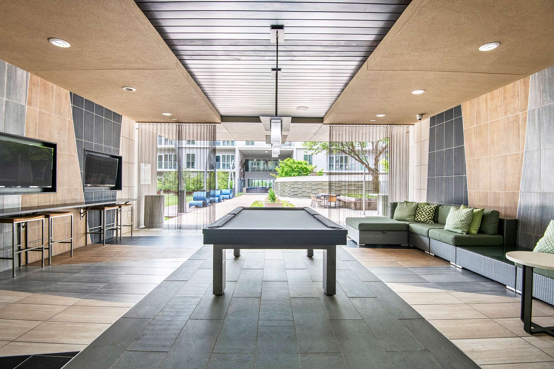 Fiori on Vitruvian Park billiards room