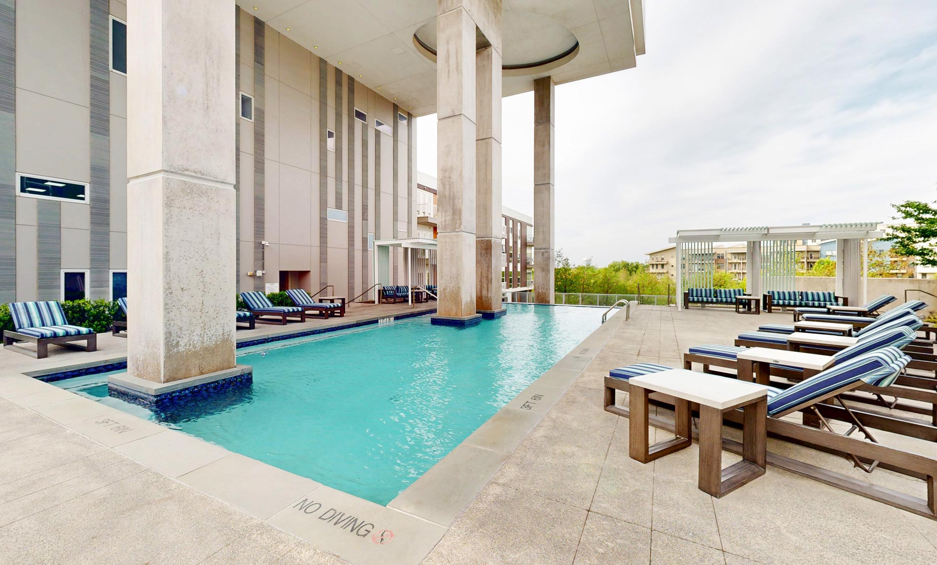 Fiori On Vitruvian Park Aria pool