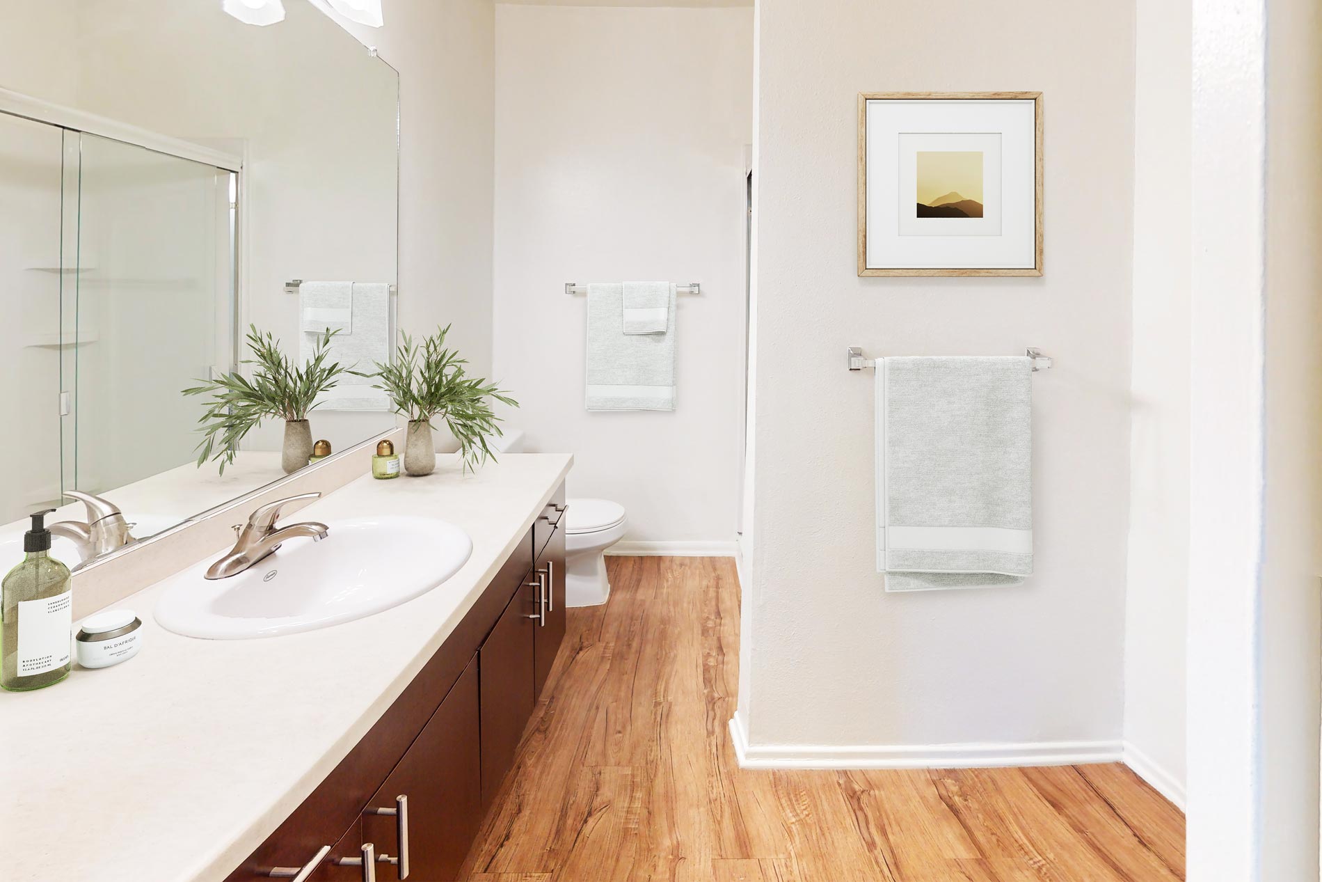 Harbor Mesa Verde staged bathroom