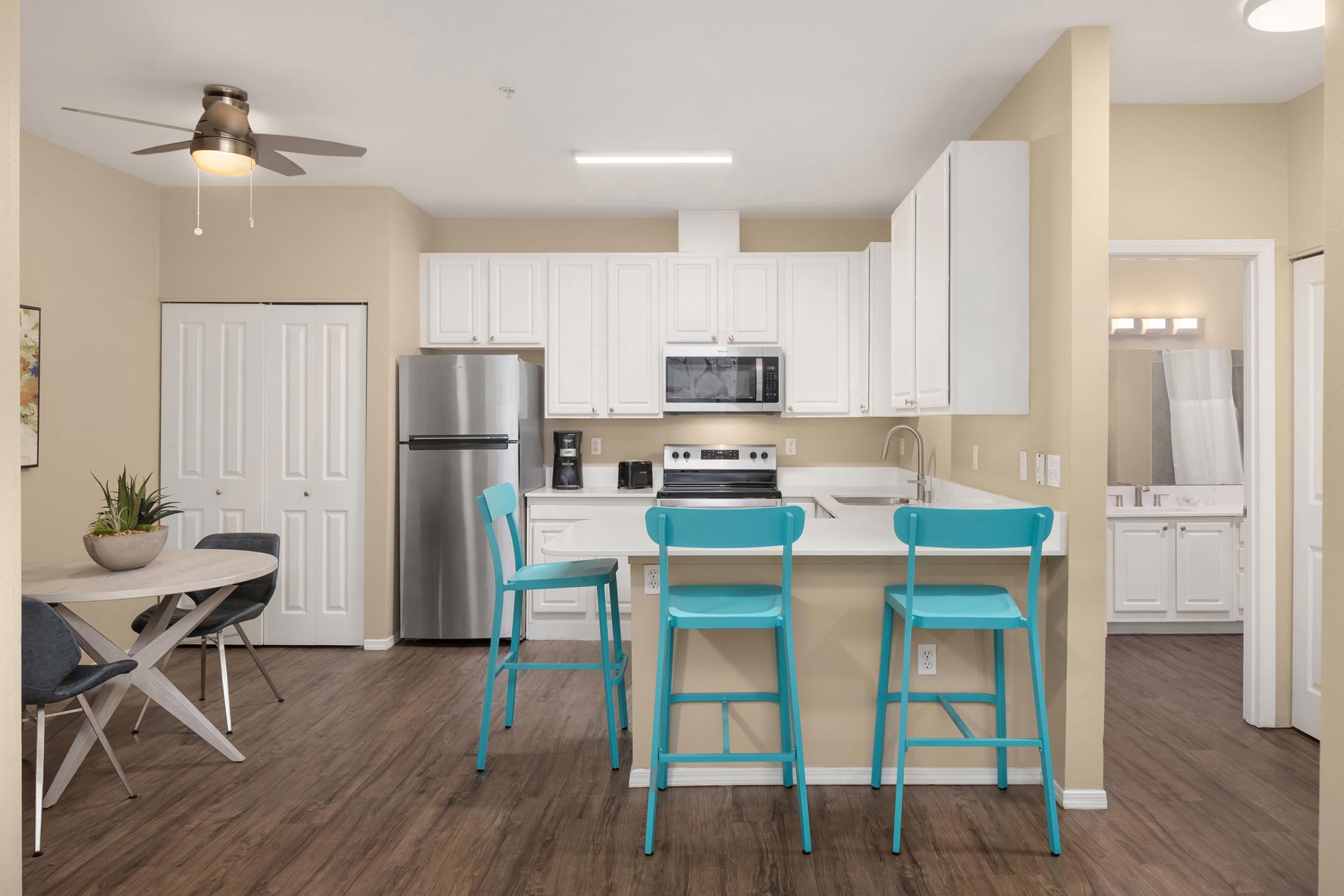 Hearthstone at Merrill Creek staged dining room and kitchen