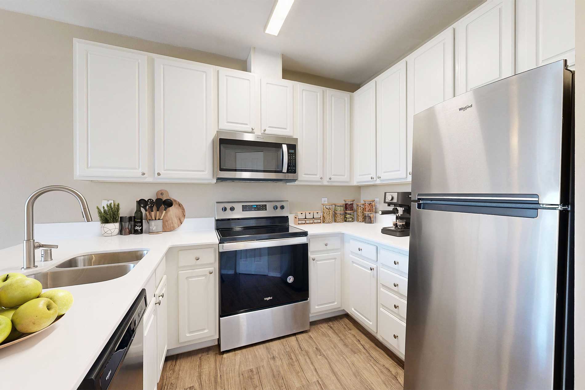 Hearthstone apartment kitchen