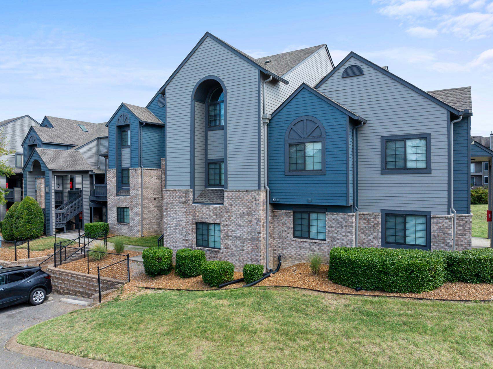 Hickory Run building exterior - Hendersonville, TN