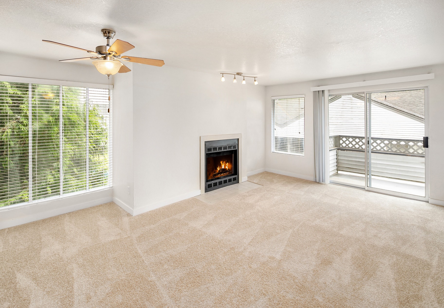 Photos and Tours of Hilltop in the Highlands Apartments Renton WA