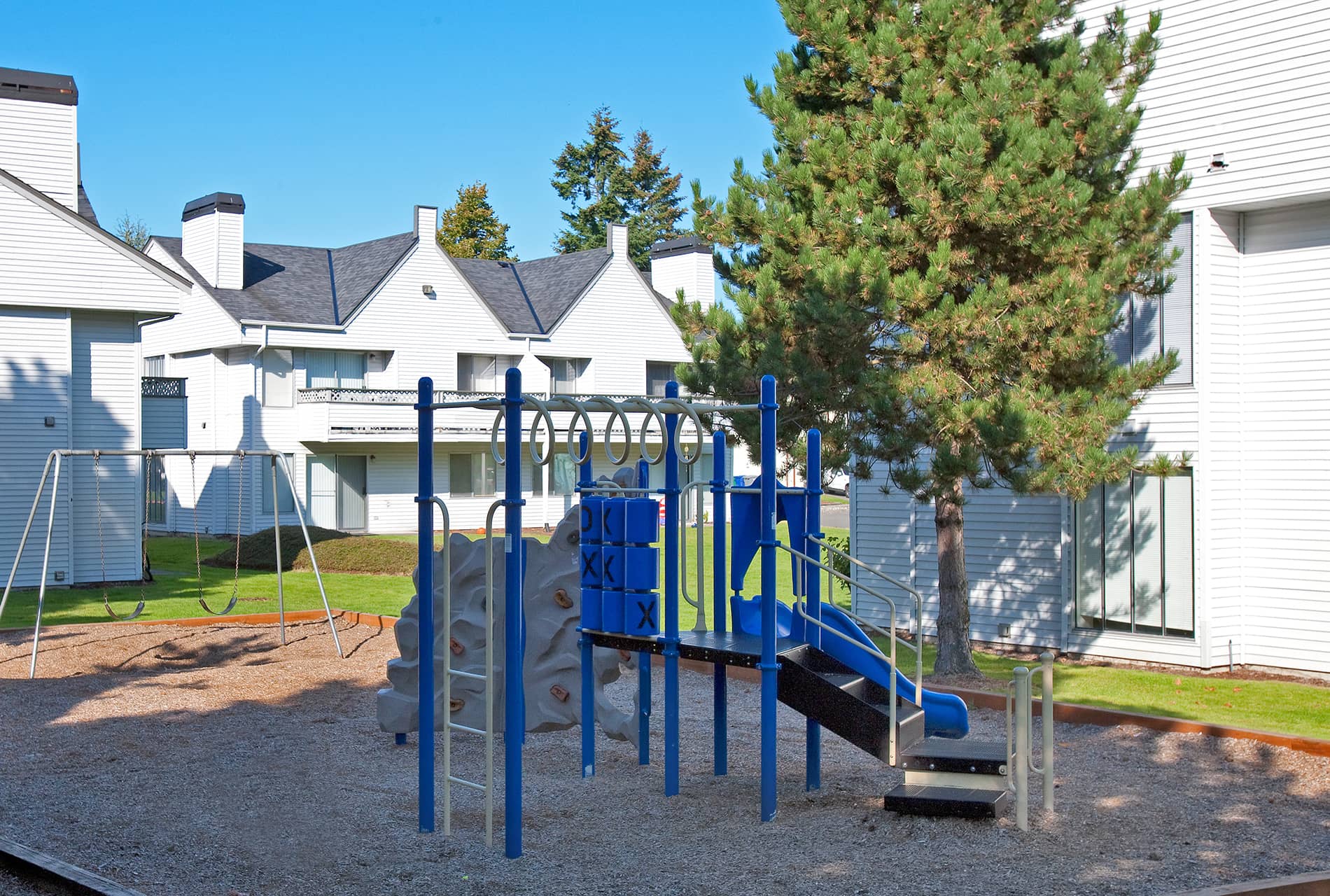 Photos and Tours of Hilltop in the Highlands Apartments Renton WA