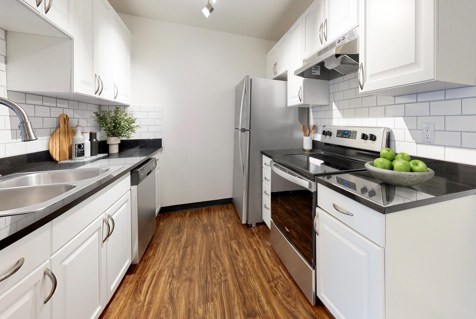 Hunt Club staged kitchen