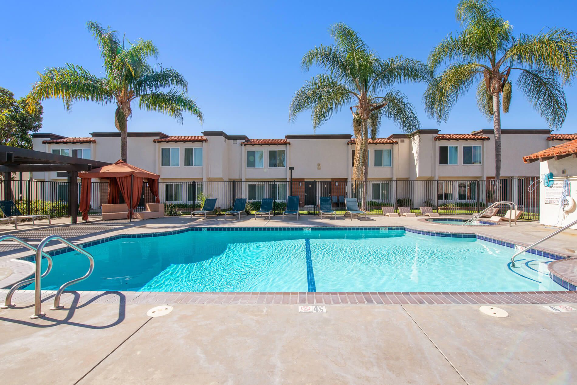 Huntington Vista swimming pool