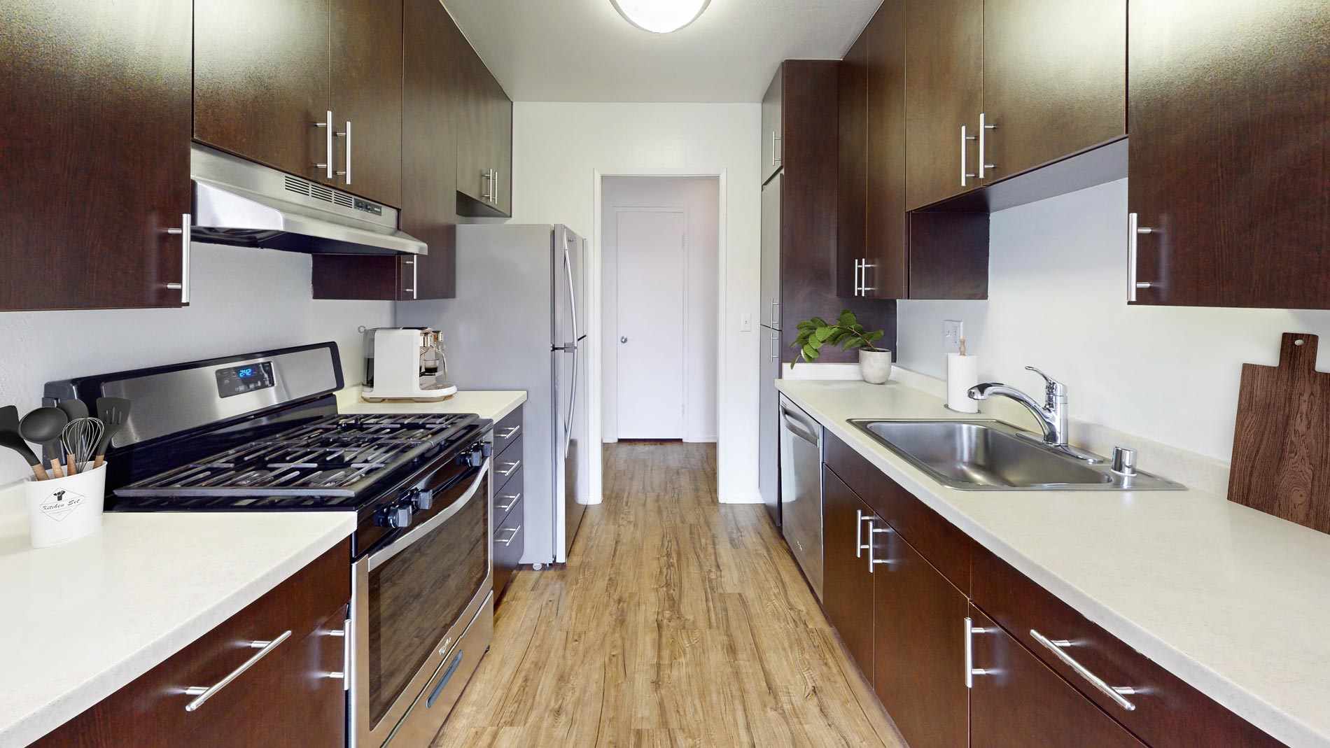 Huntington Vista staged kitchen