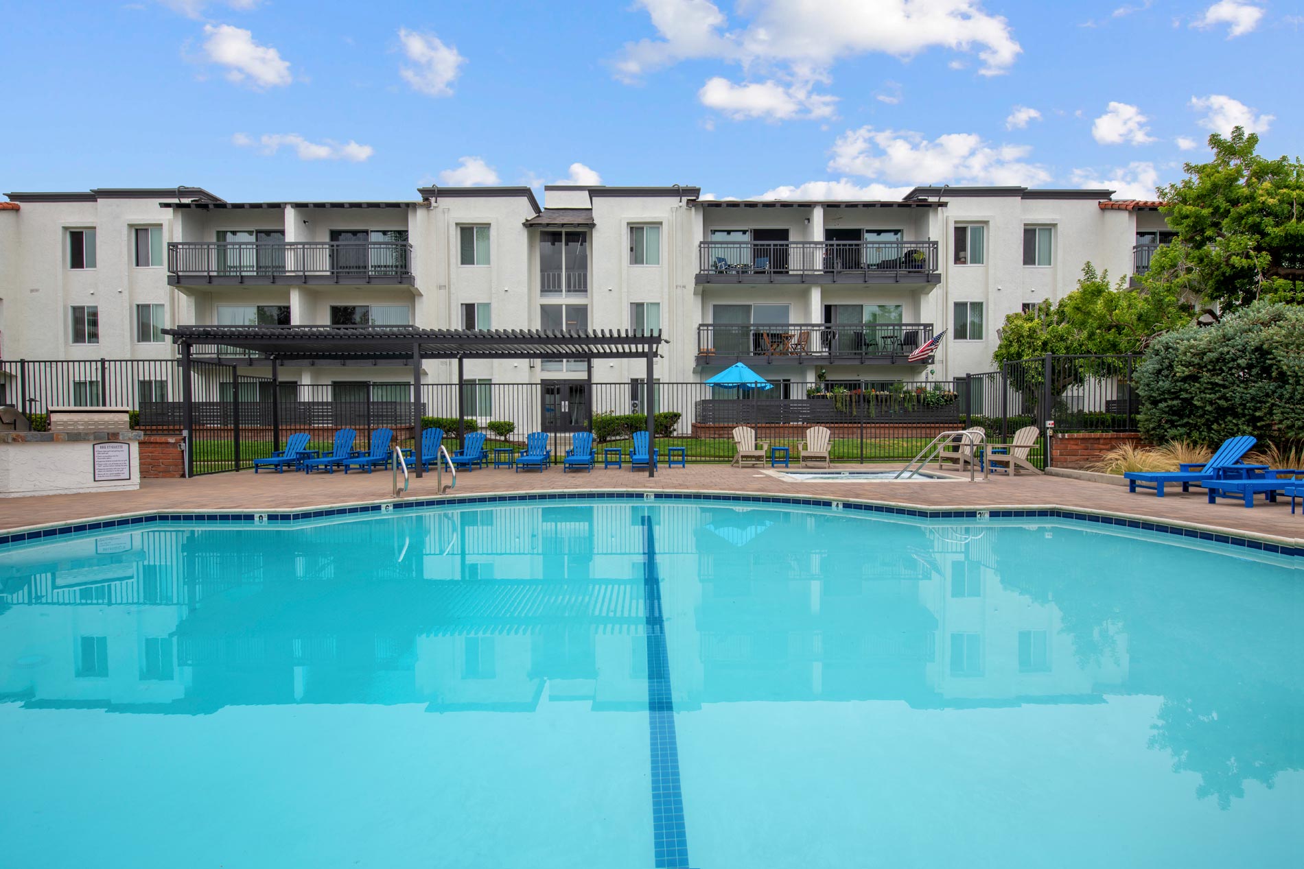 Huntington Vista pool