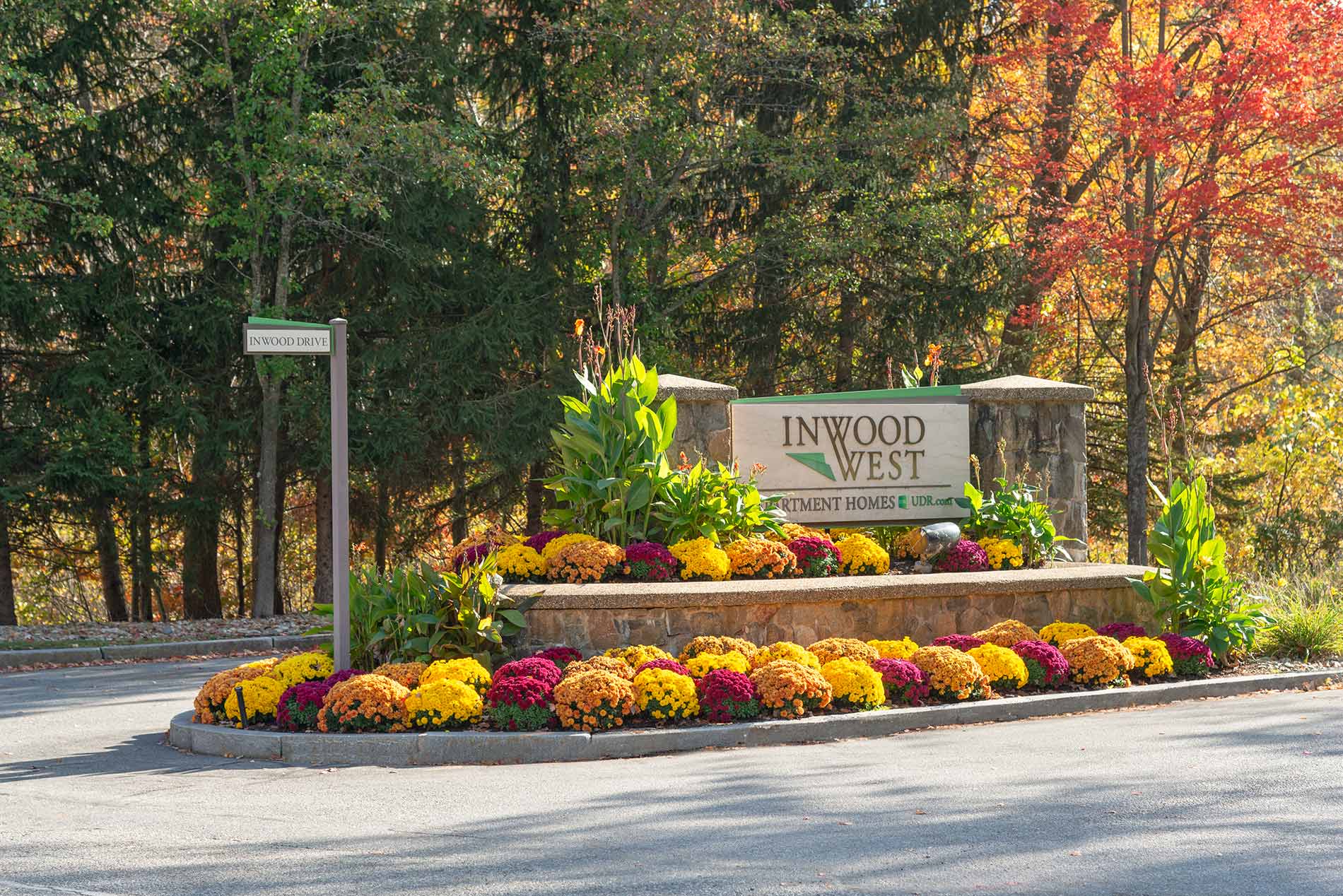 Inwood West monument sign
