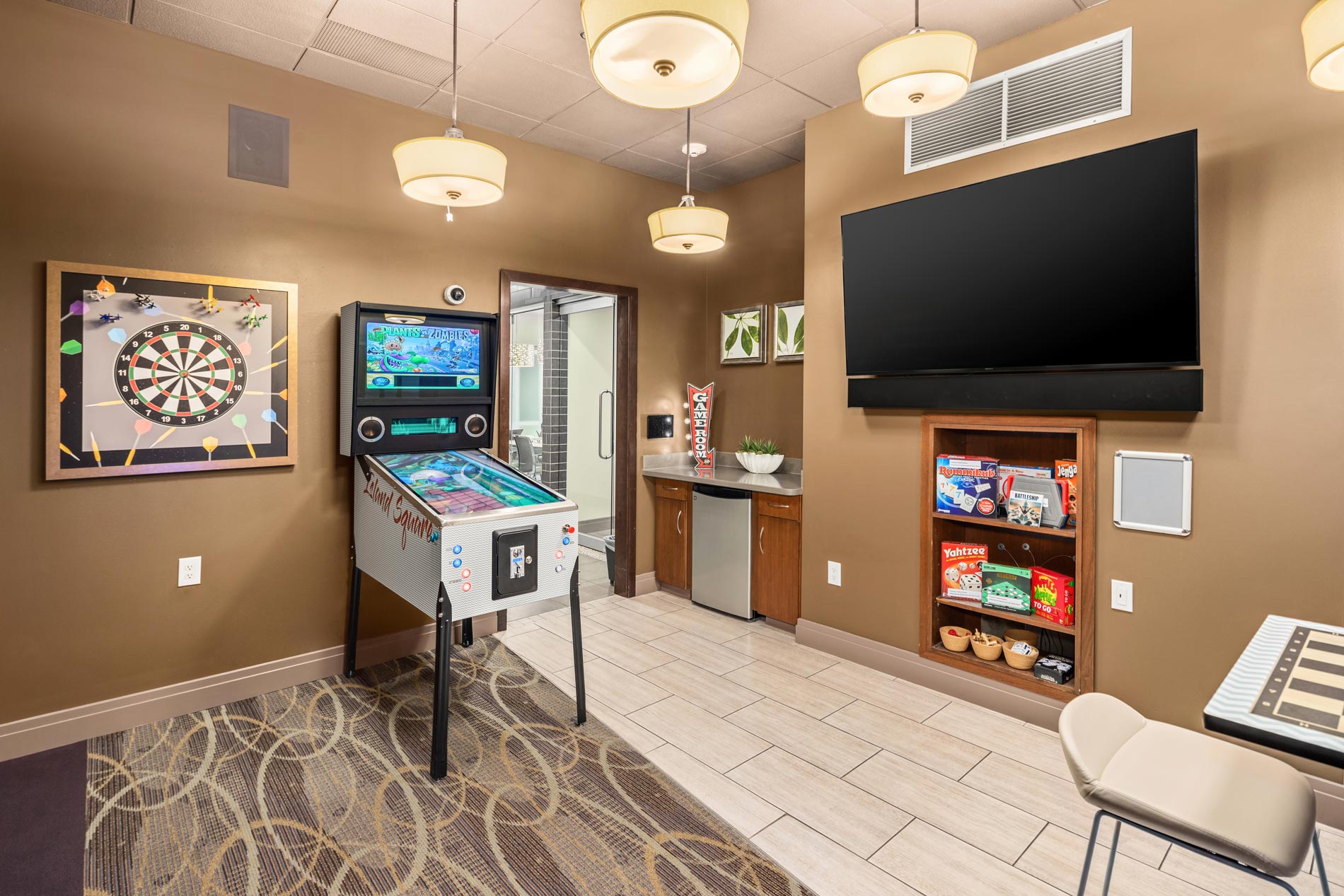 Island Square Game Room