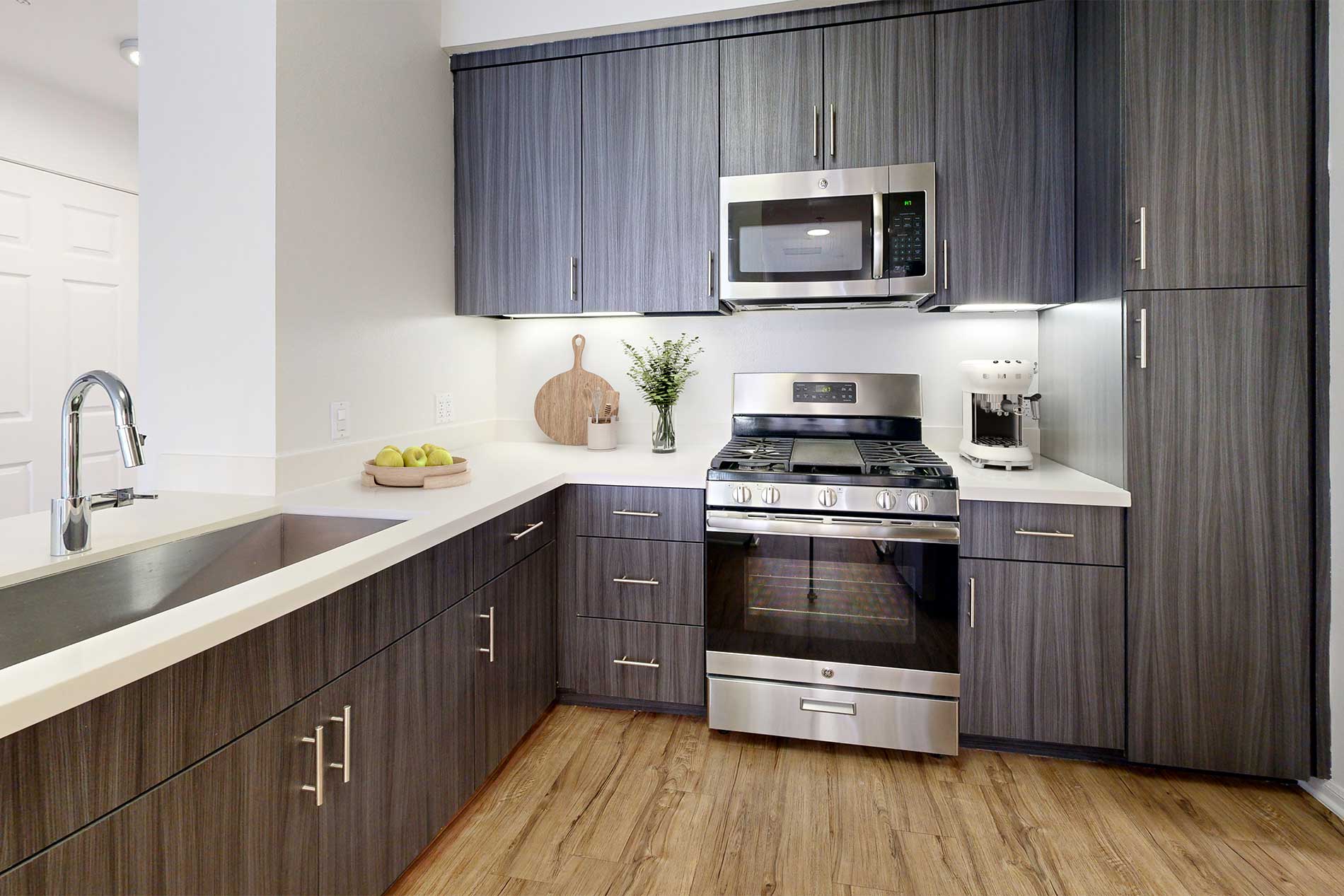 Jefferson at Marina del Rey apartment kitchen