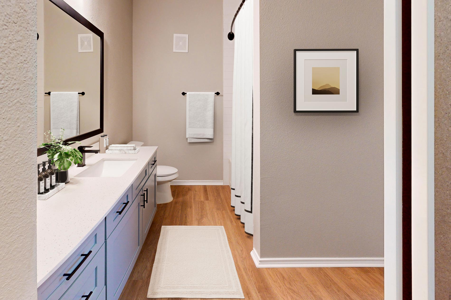 Lakeline Villas Staged bathroom
