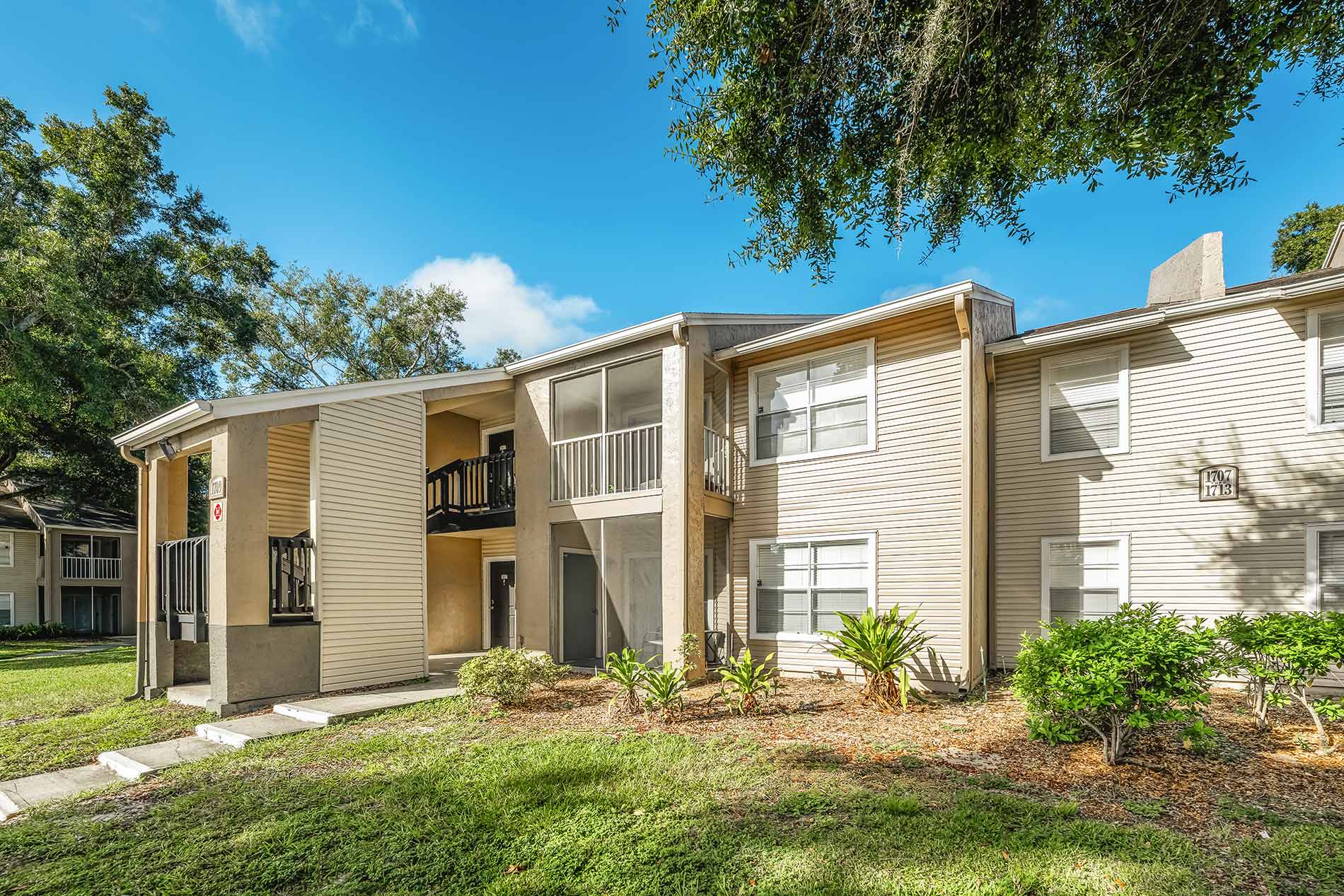 Lakewood Place building exterior