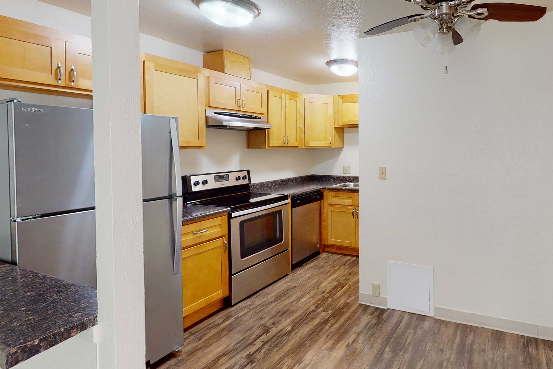 Laurel Tree apartment kitchen