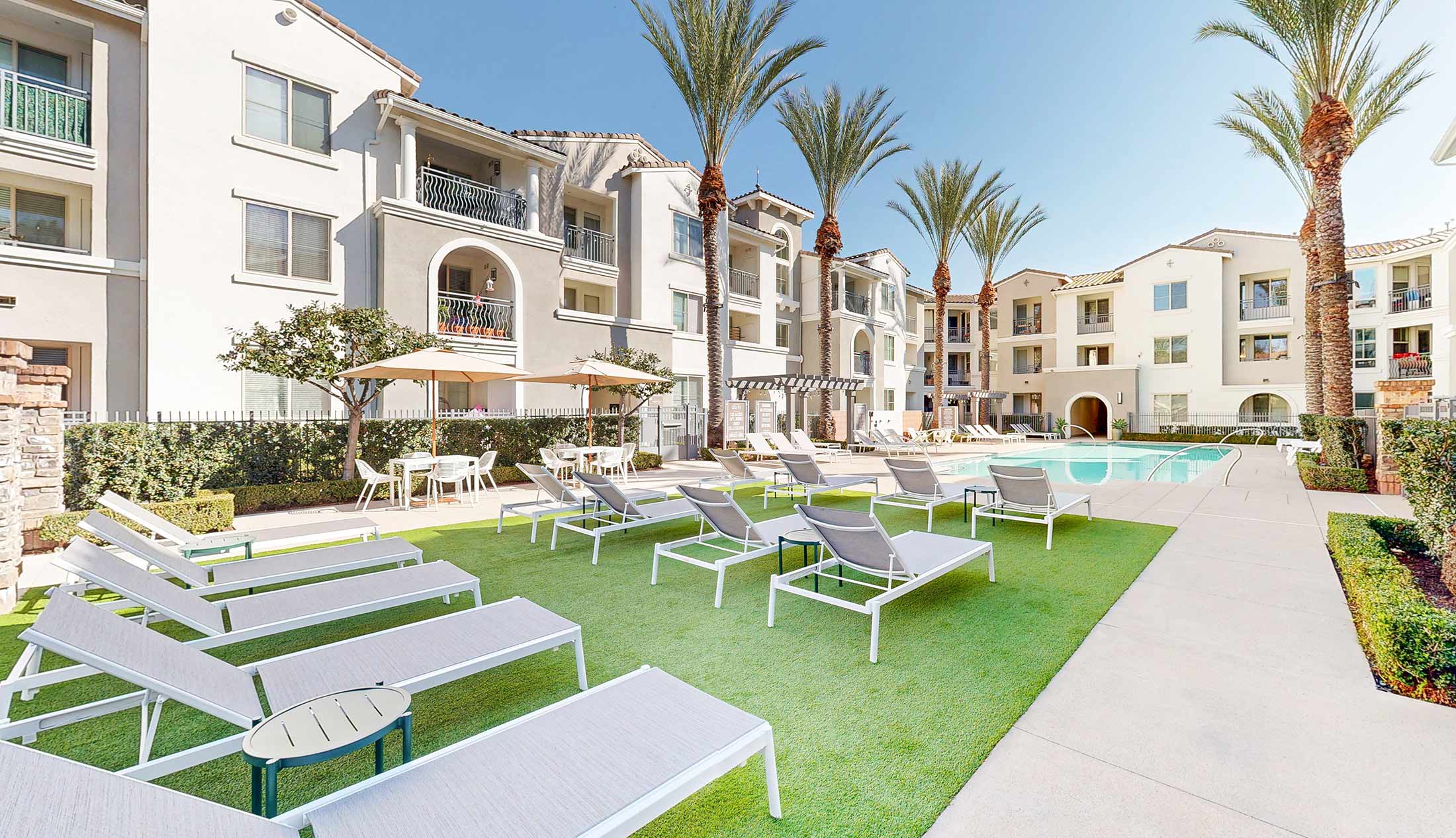 Los Alisos Courtyard one pool