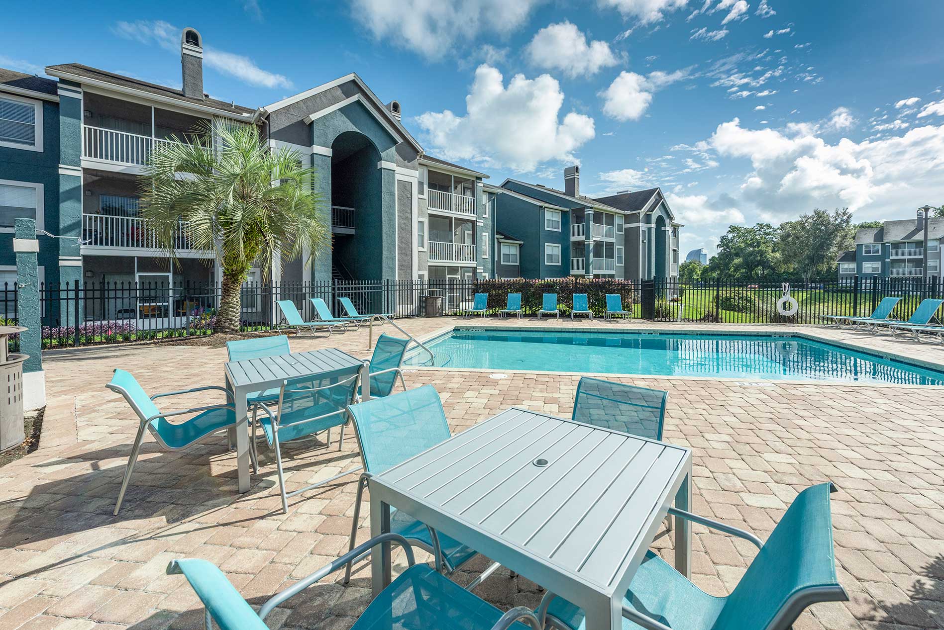 Los Altos at Altamonte Springs apartments pool