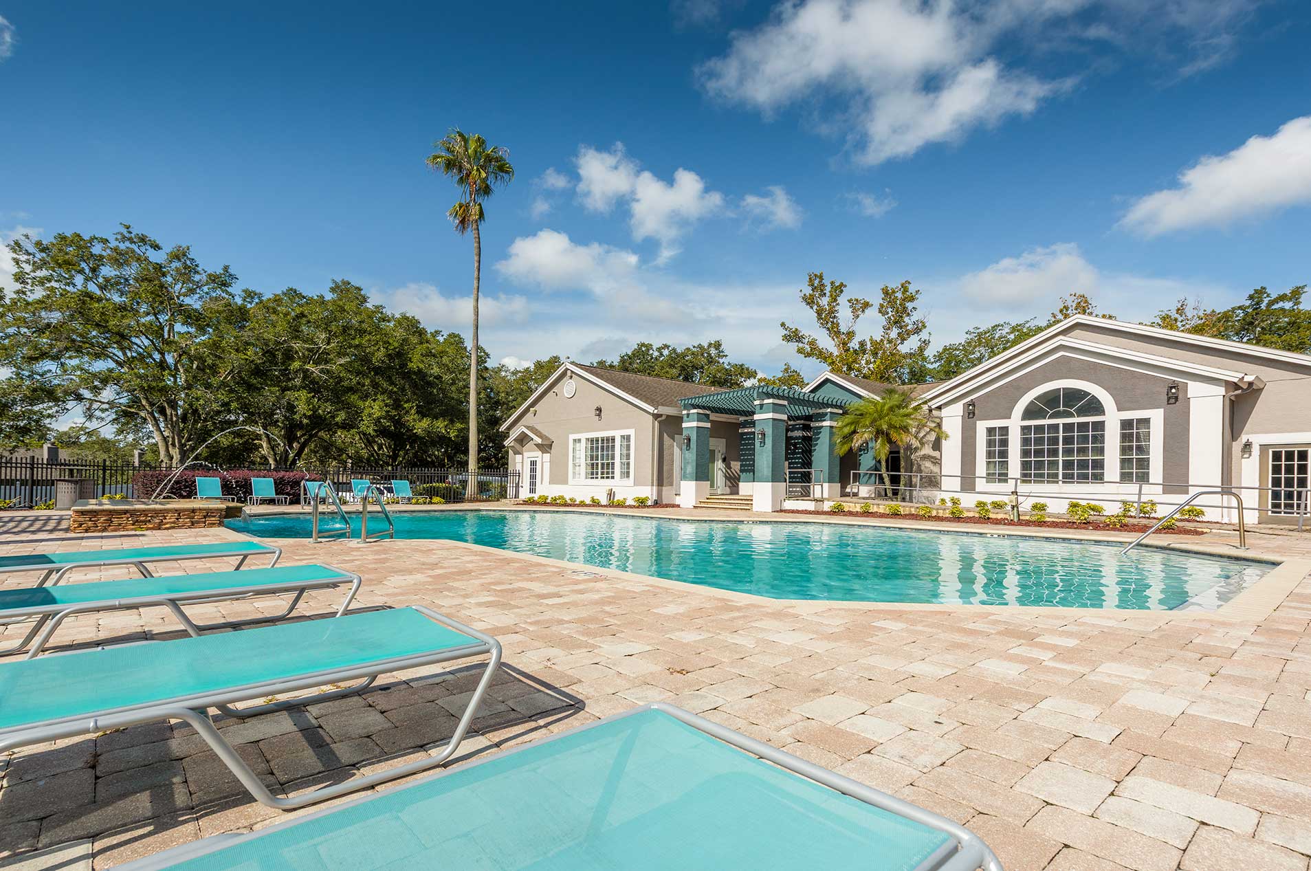 Los Altos at Altamonte Springs apartments pool