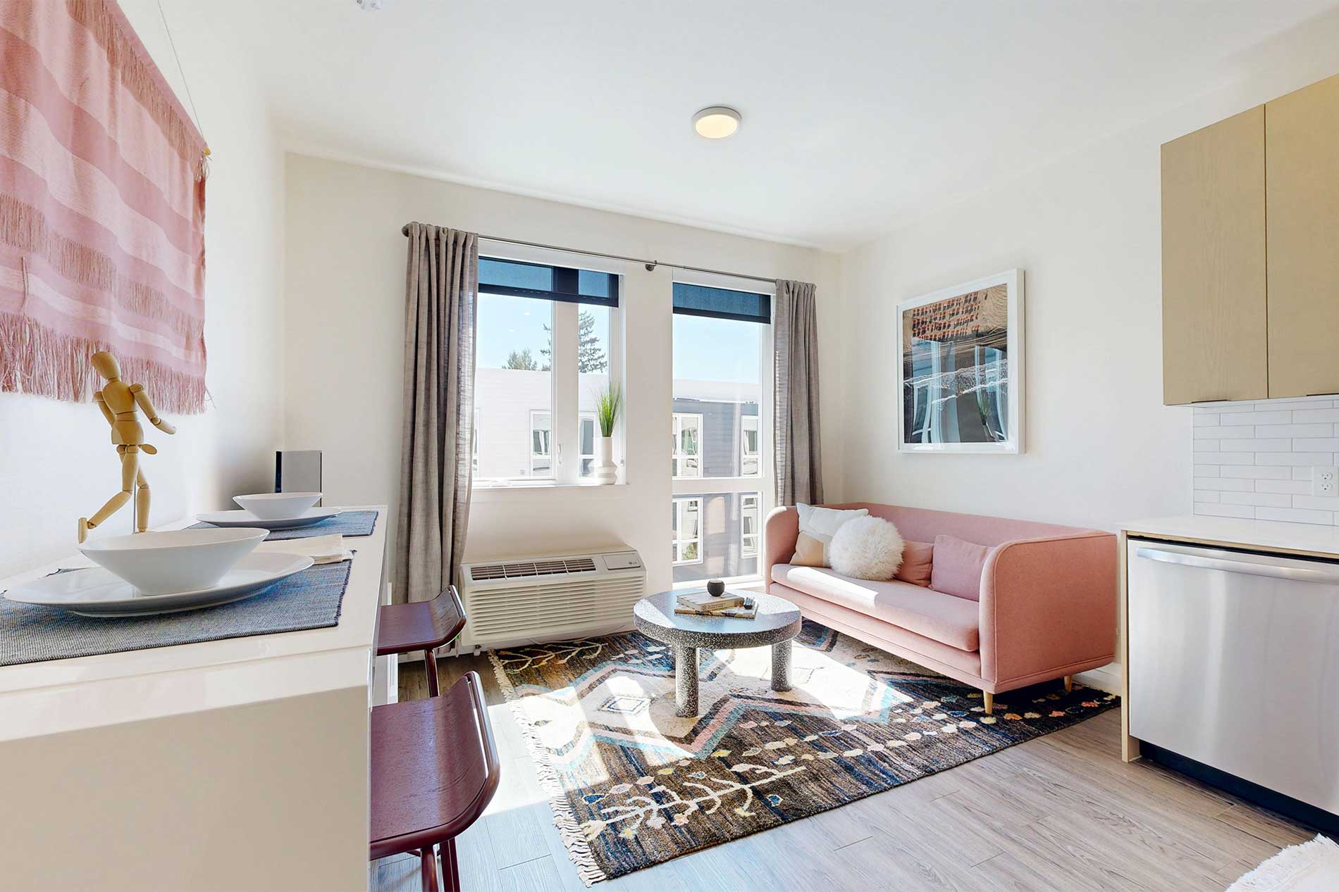 Spacious and bright living room in Sellwood-Moreland