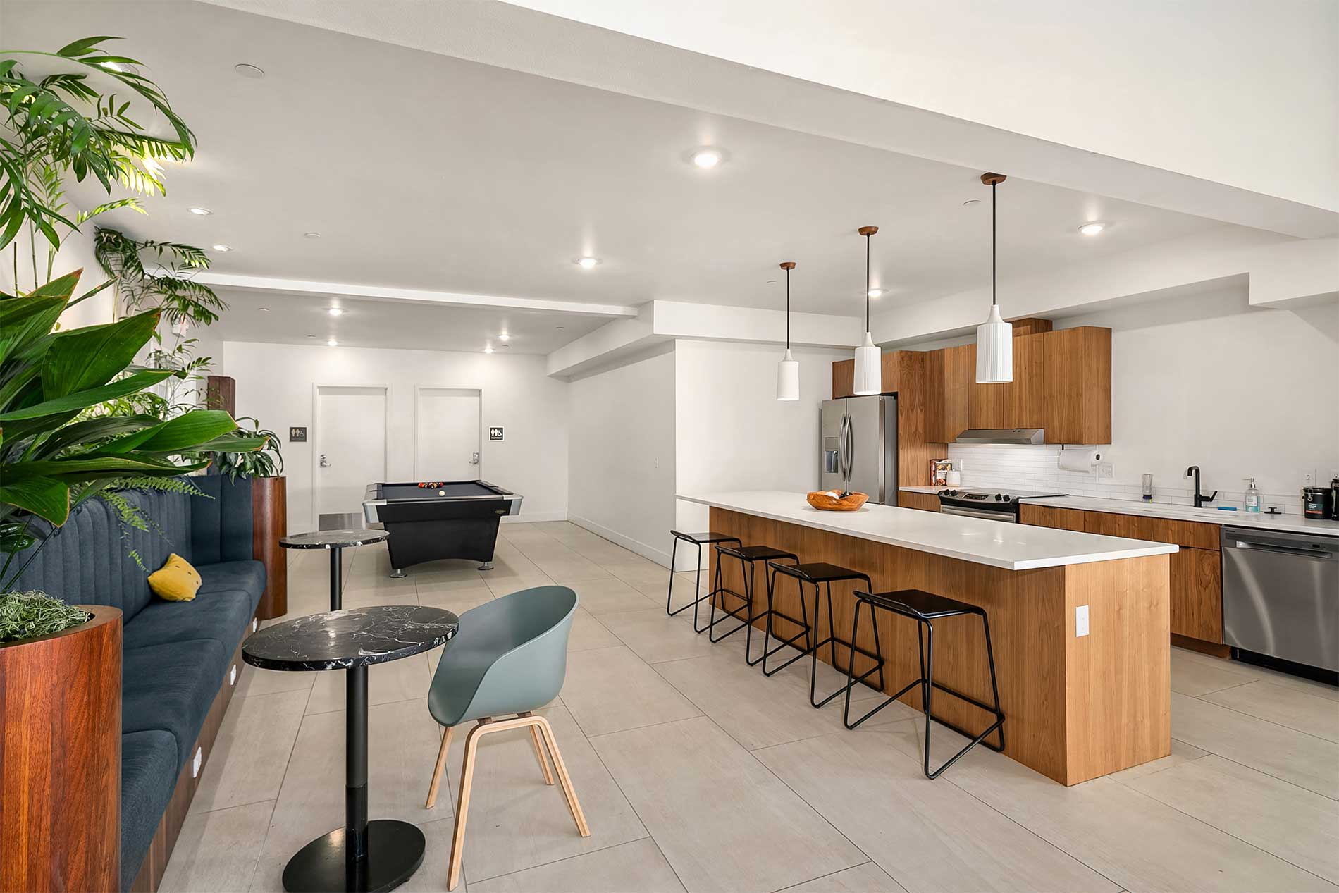 Apartments with community kitchen in Sellwood-Moreland
