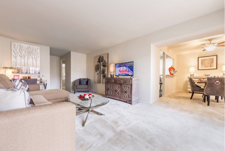 Photos and Tours of Newport Village Alexandria VA