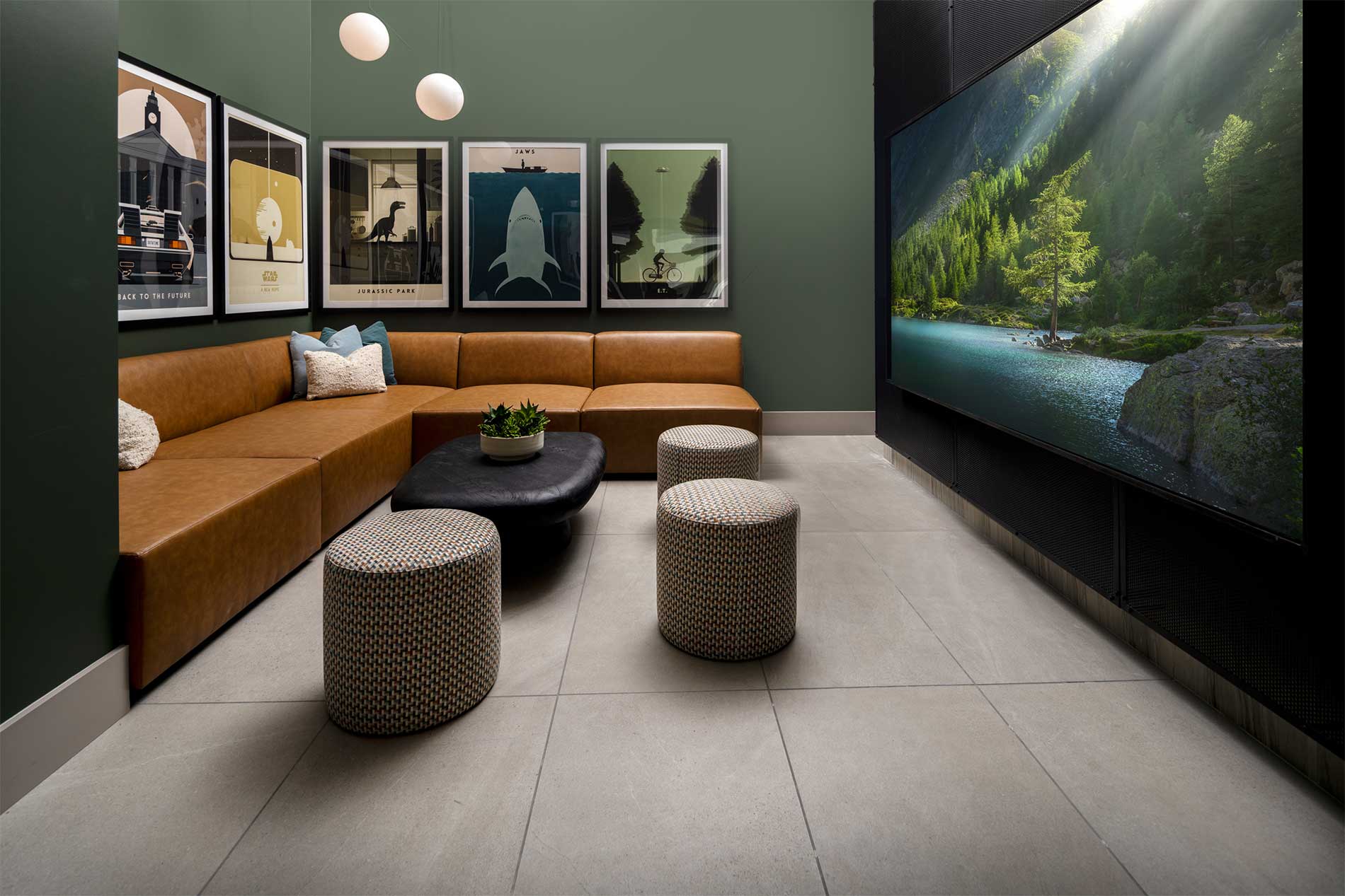 Stylish and modern clubroom in Riverside, CA