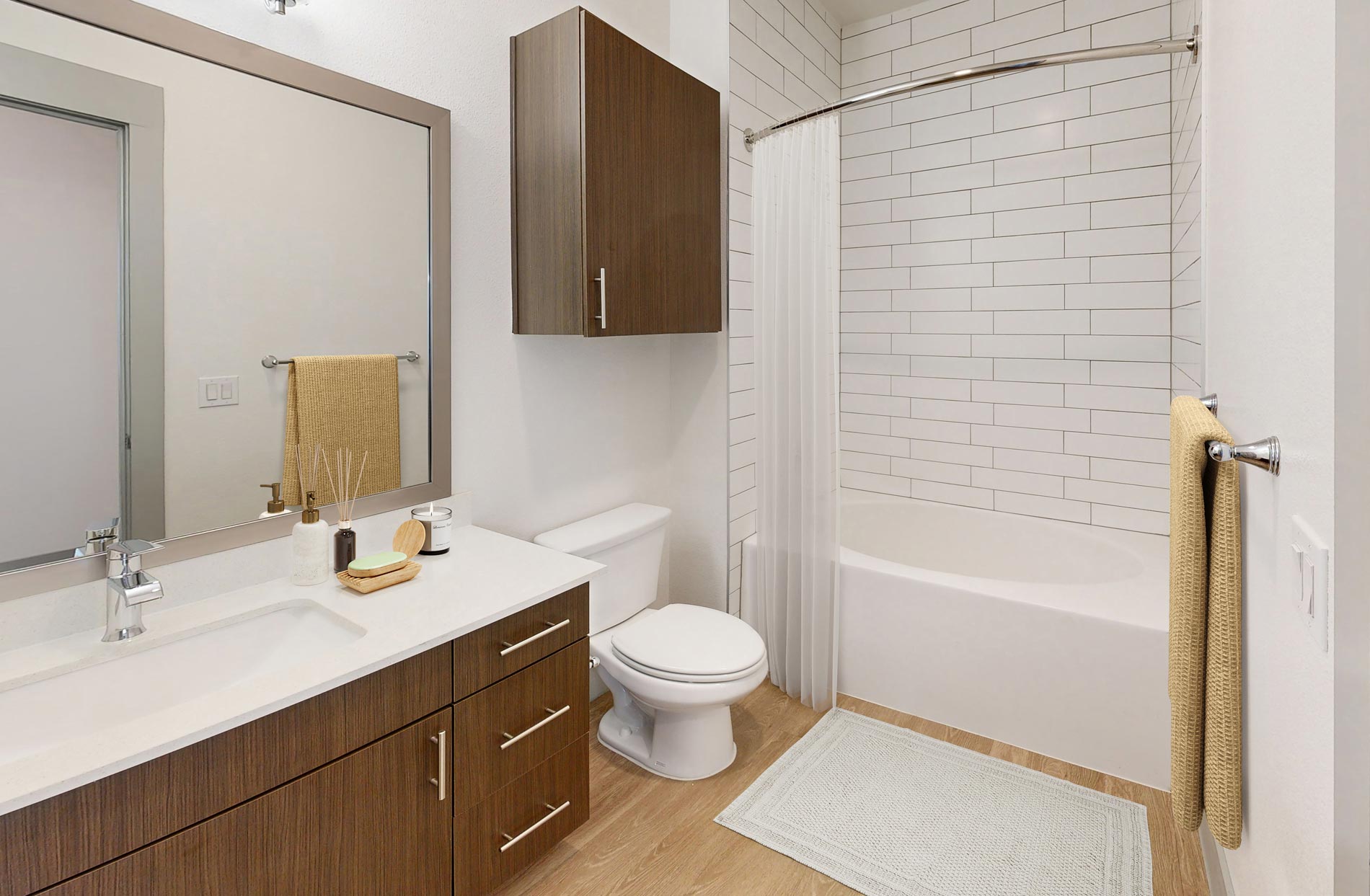Palo Verde staged bathroom