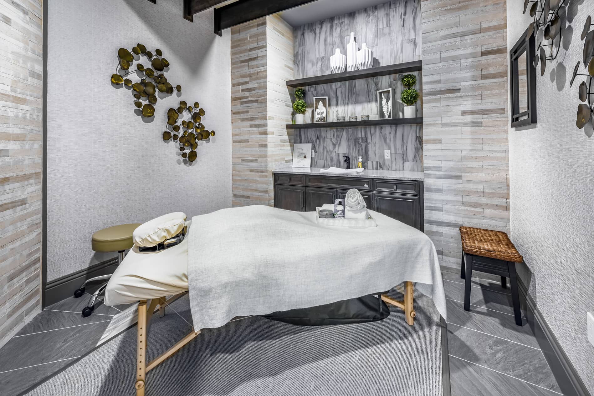 Photos and Tours of Peridot Palms St. Petersburg