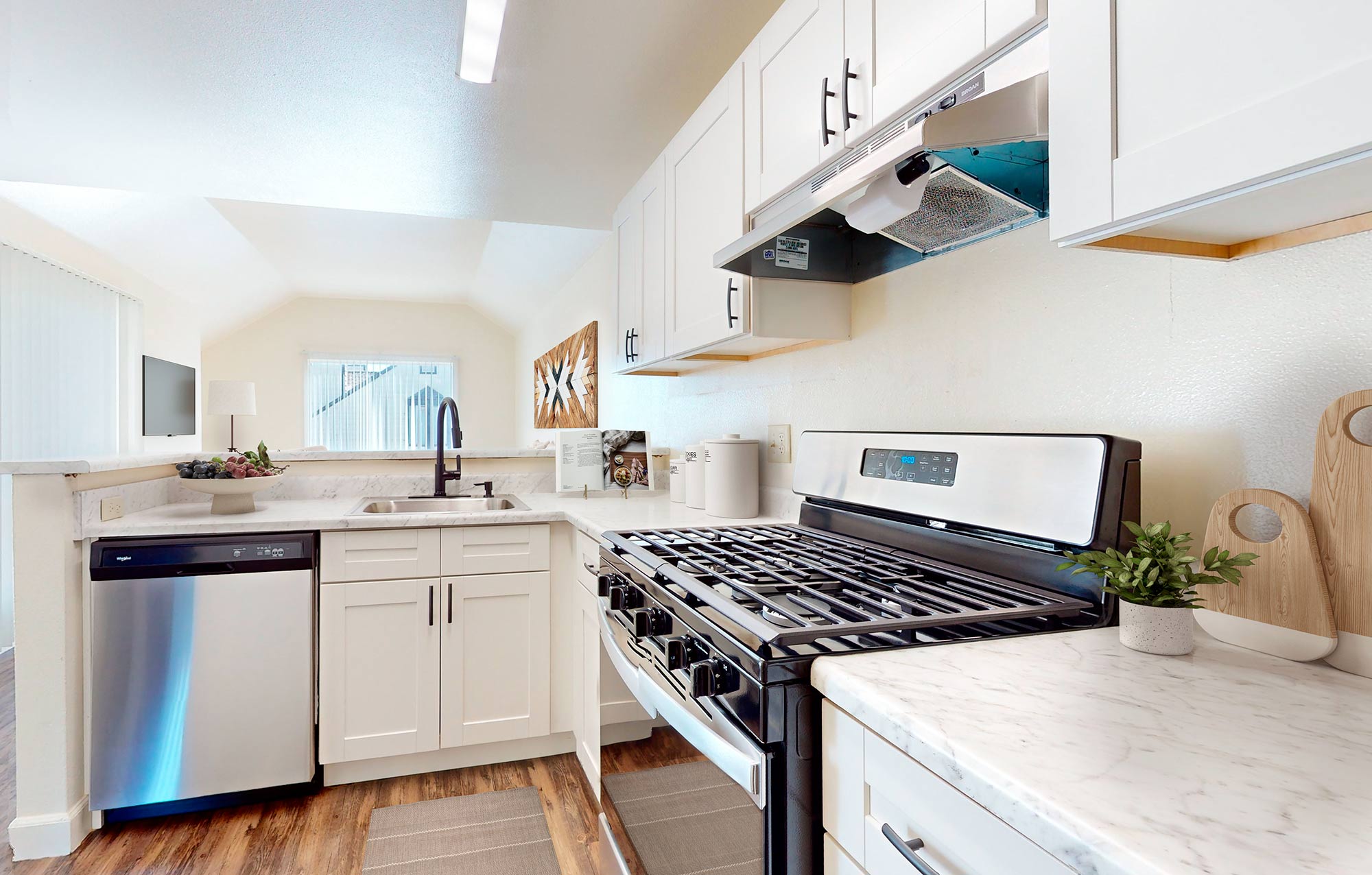 Pointe at Harden Ranch staged kitchen