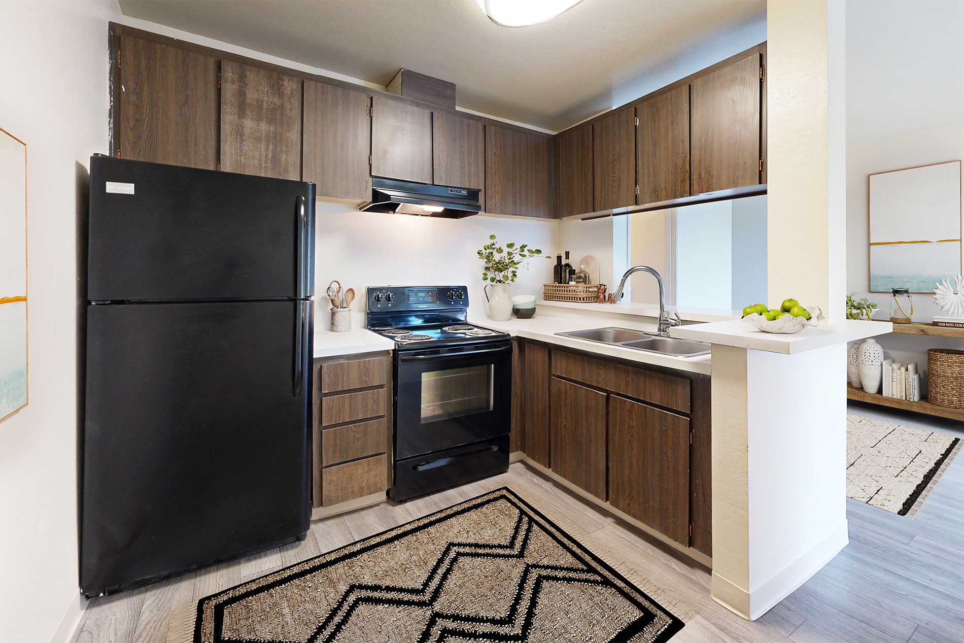 Pointe at Westlake apartment kitchen