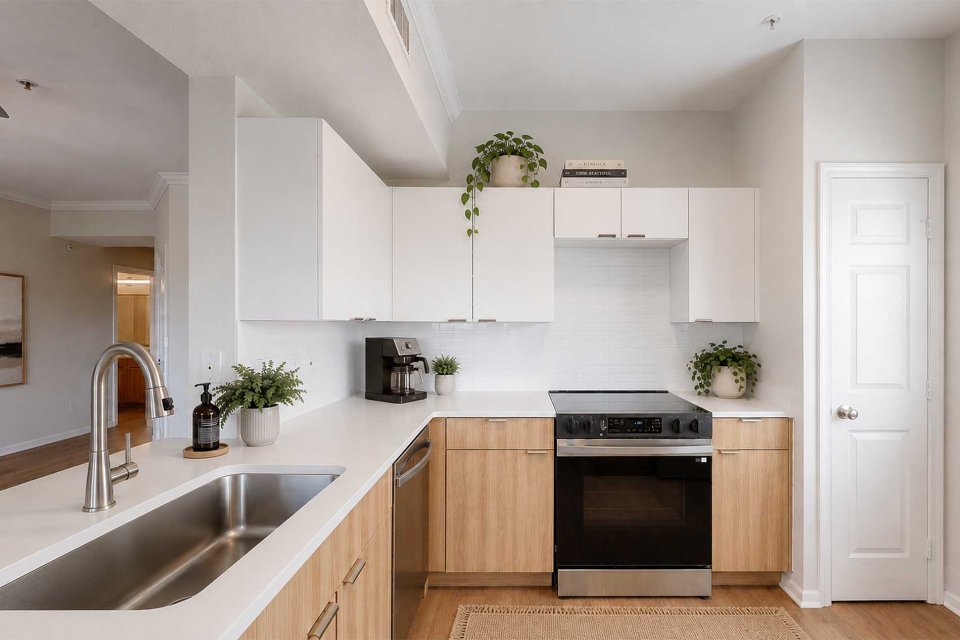 Preserve at Brentwood apartment kitchen finish package - Nashville, TN