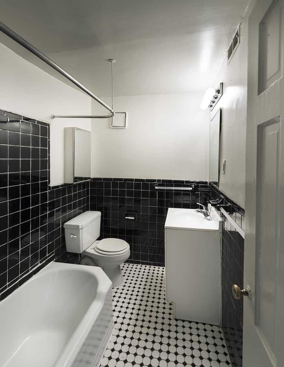 Presidential Greens Bathroom