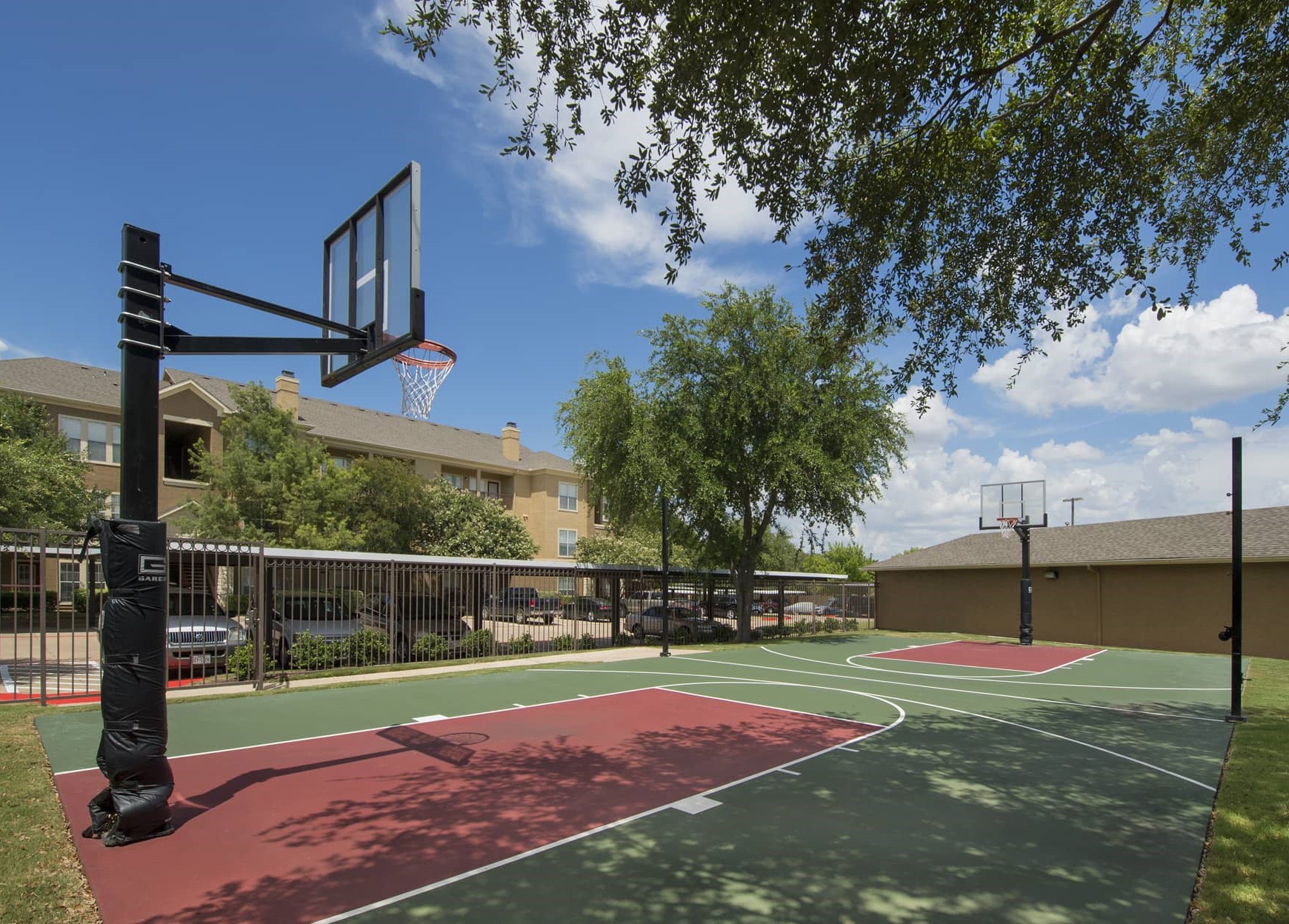Red Stone Ranch basketball court