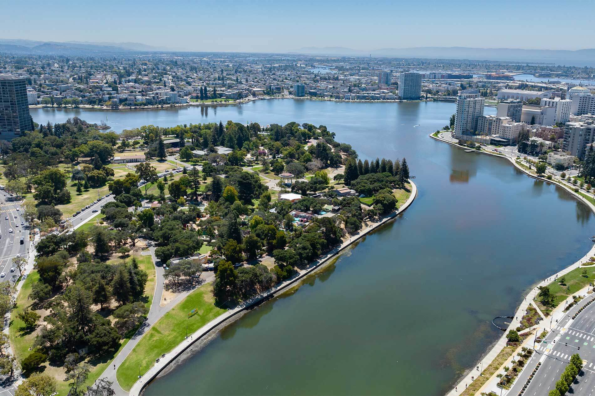 NeighborhoodGallery ResidencesatLakeMerritt 2022 DRONE1 ACQ