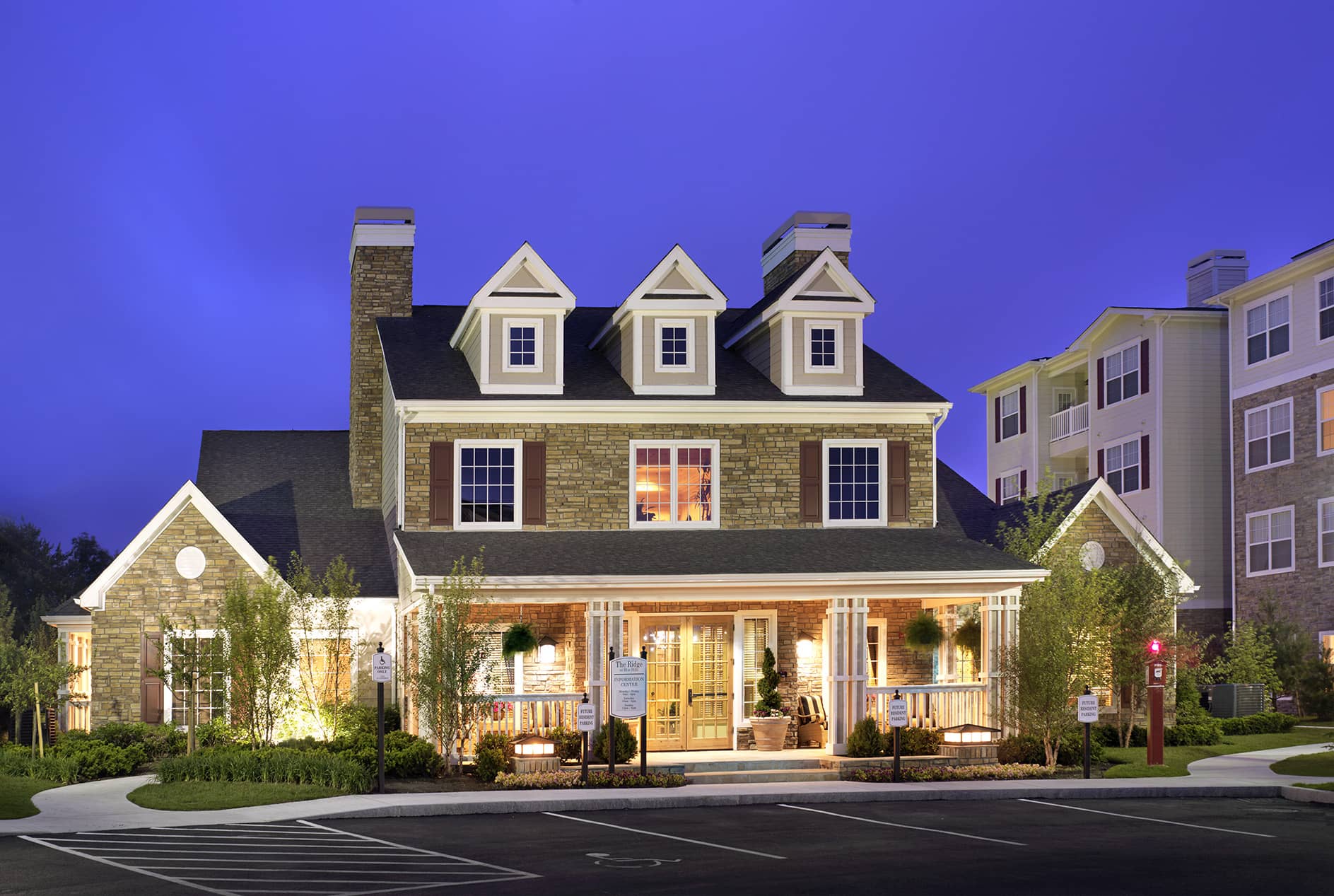 800 West St, Five Corners