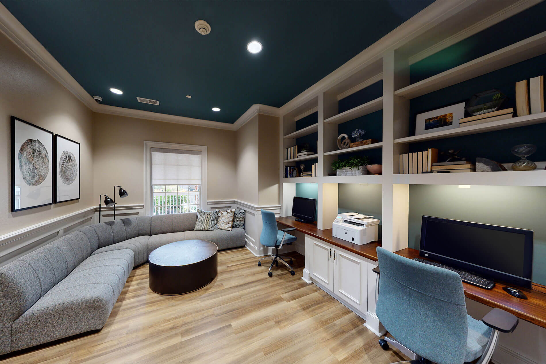Ridge at Blue Hills business center