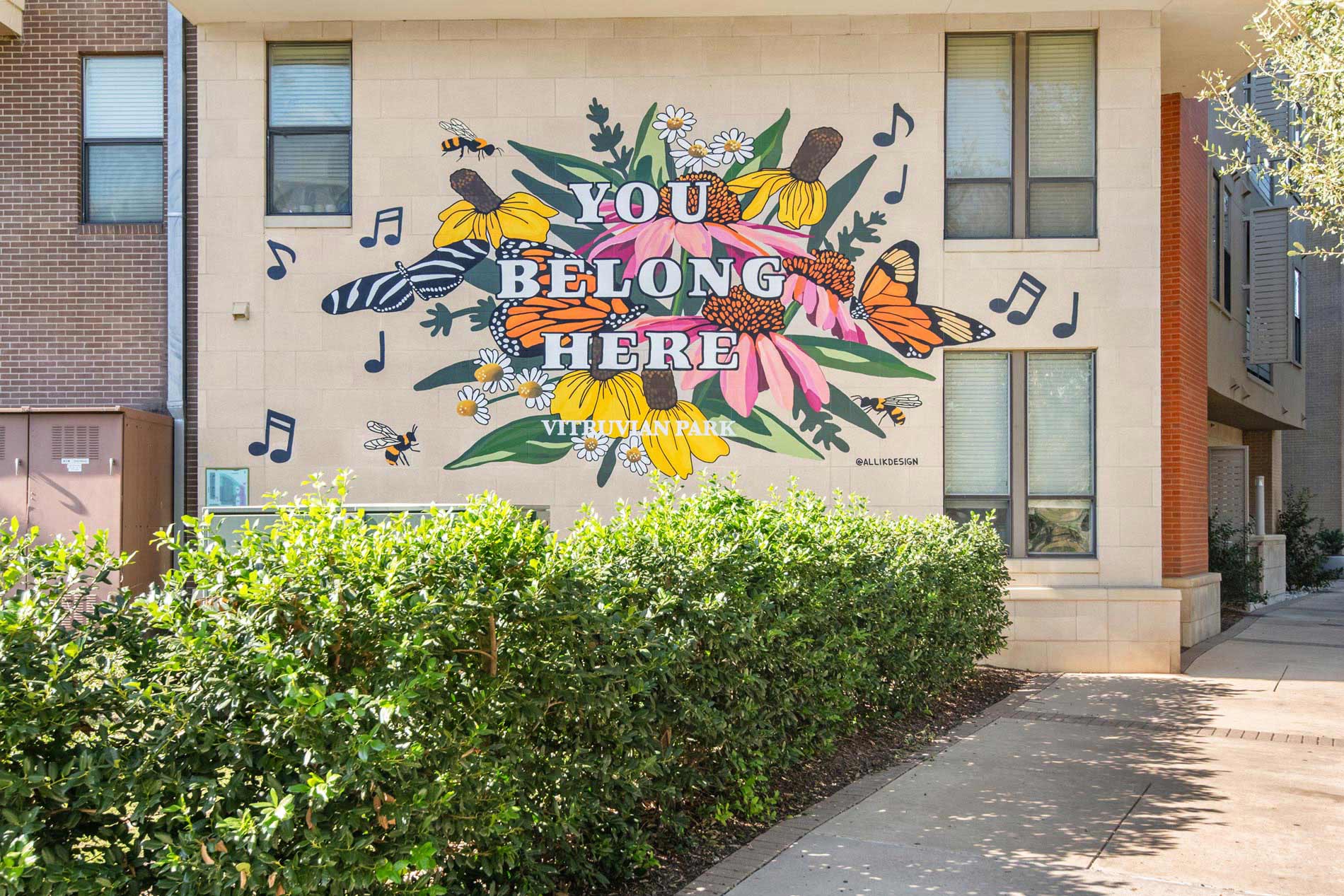 Savoye building exterior and mural
