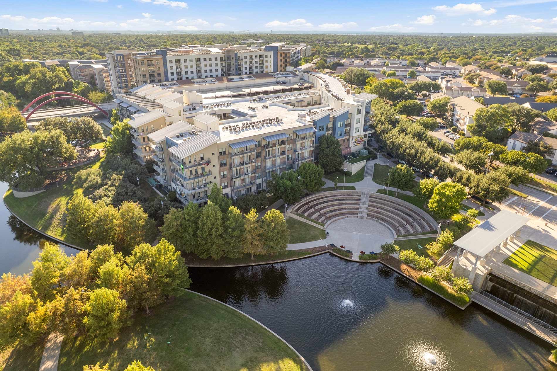 Savoye building exterior and Vitruvian Park