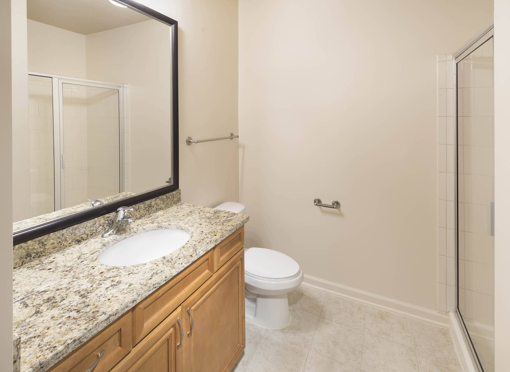 Signal Hill Apartment Homes Bathroom