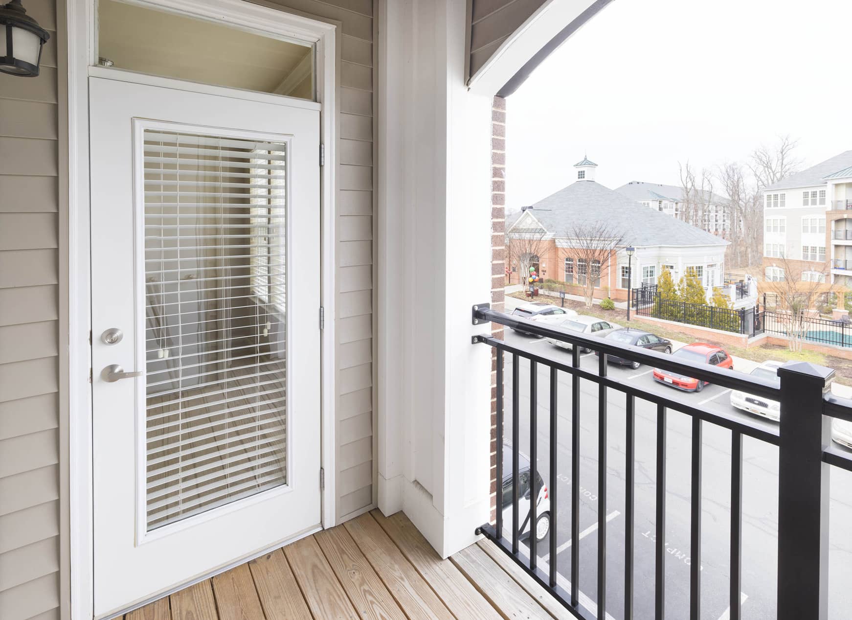 Signal Hill Apartment Homes Balcony