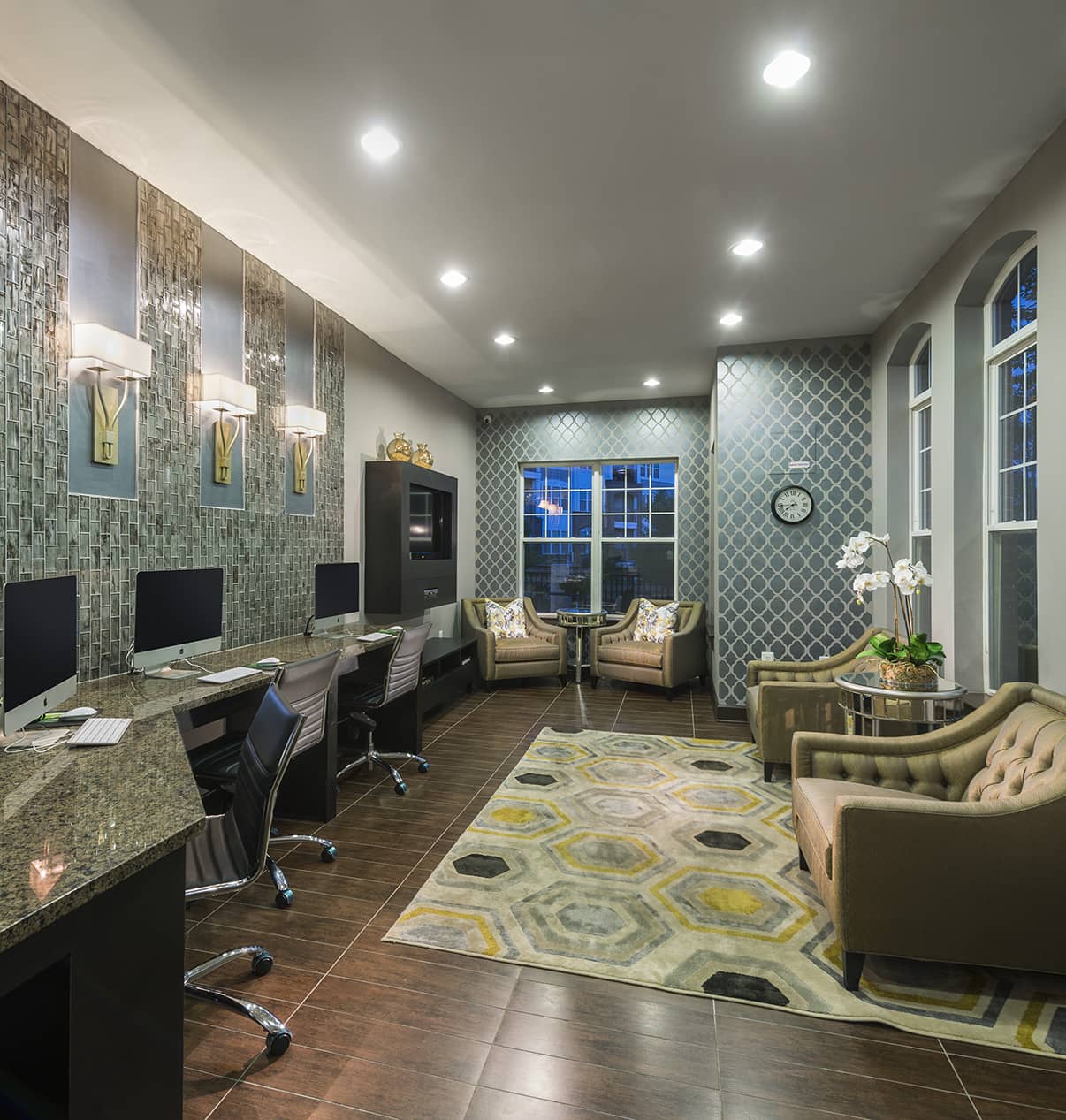 Photos and Tours of Signal Hill Woodbridge