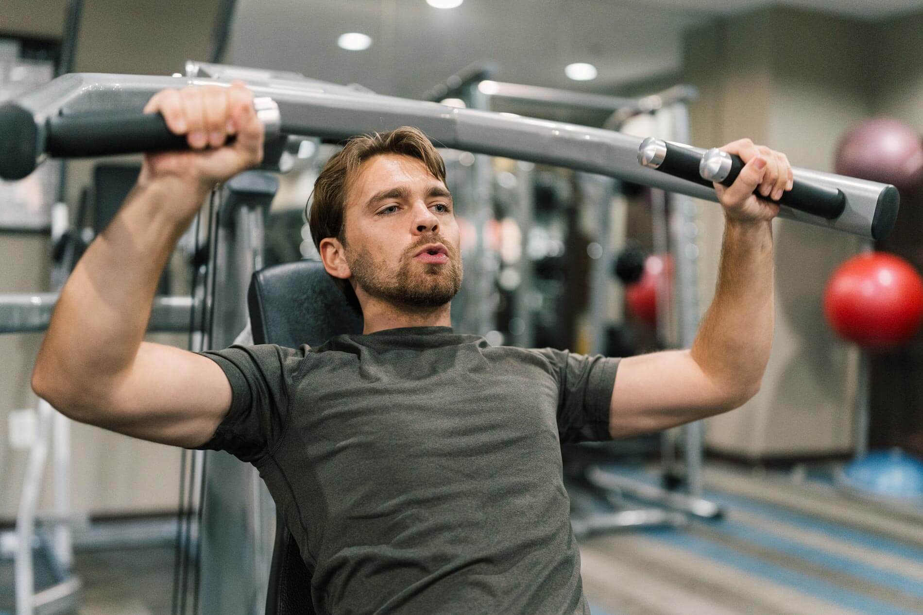 Signal Hill man lifts weights in gym