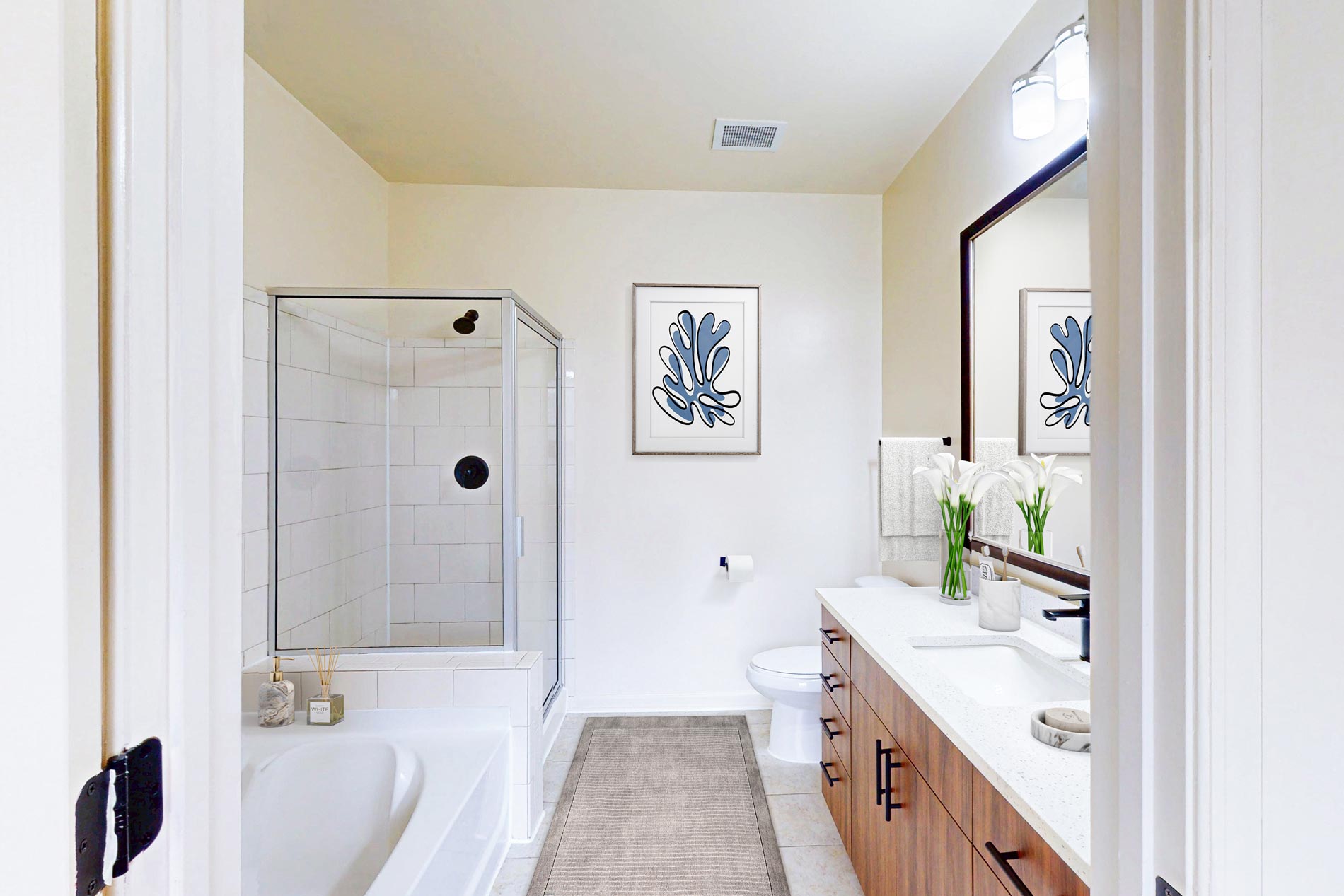 Signal Hill staged bathroom