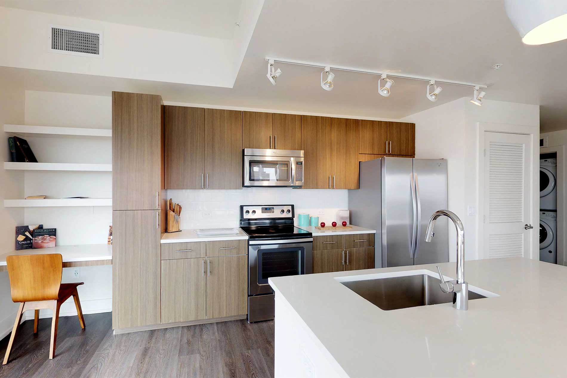 Steele Creek apartment kitchen